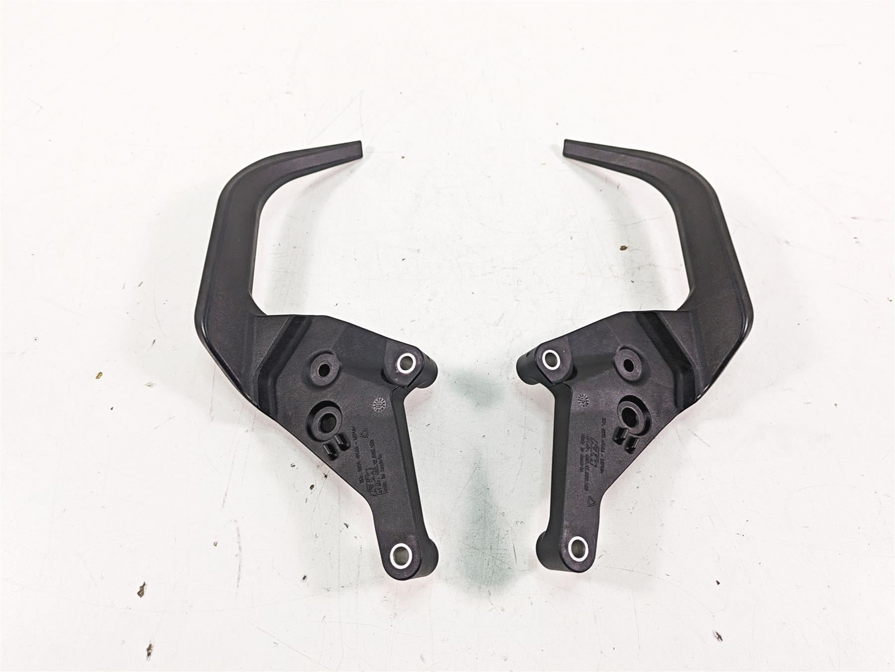 2020 KTM 1290 Super Adventure R Rear Passenger Grab Handle Set 6031200810030 {{ shop.shopifyCountryName }} - Mototech271