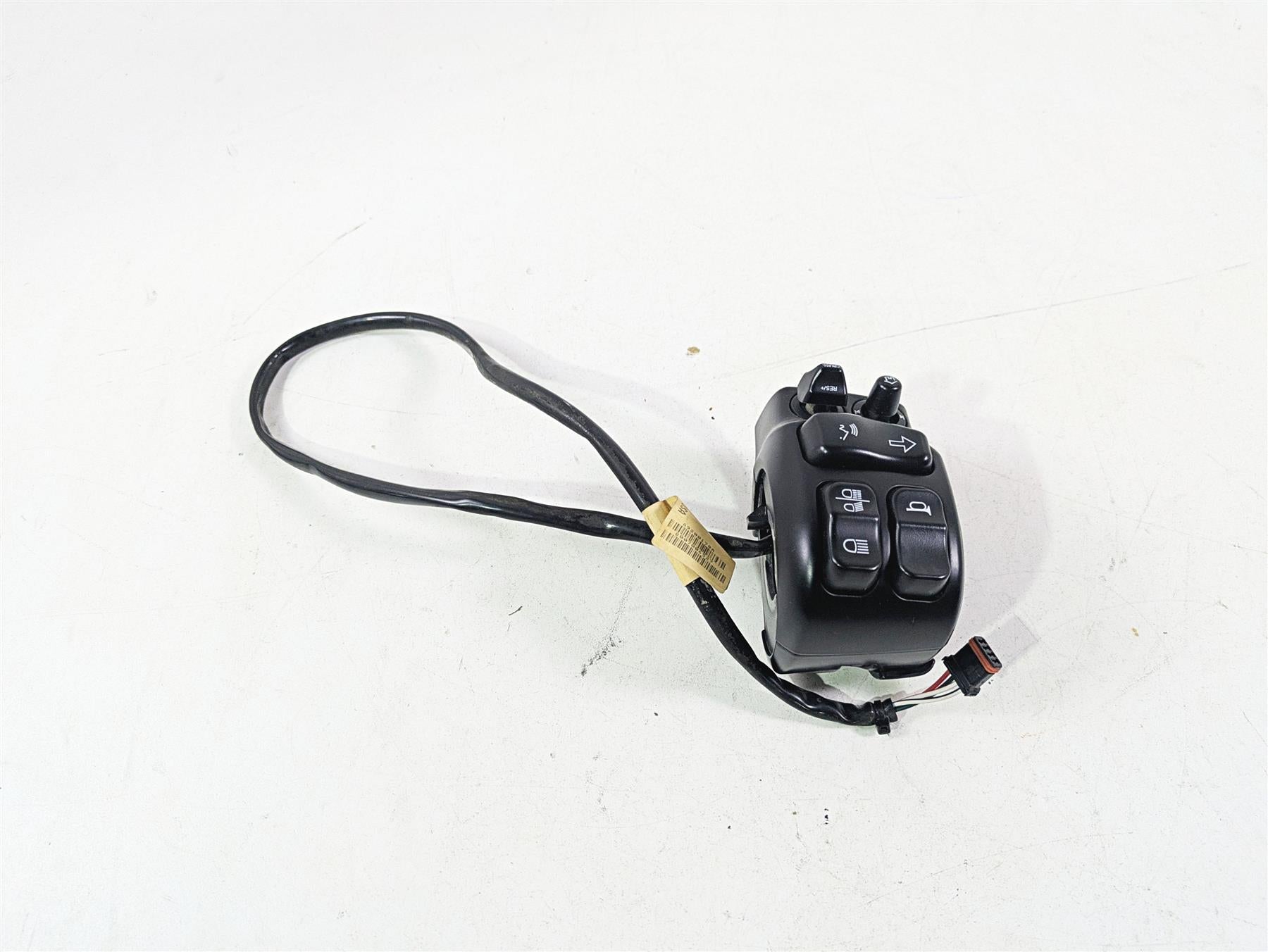 2015 Harley Touring FLHTKL Electra Glide Left Cruise Control Switch 71500128B {{ shop.shopifyCountryName }} - Mototech271