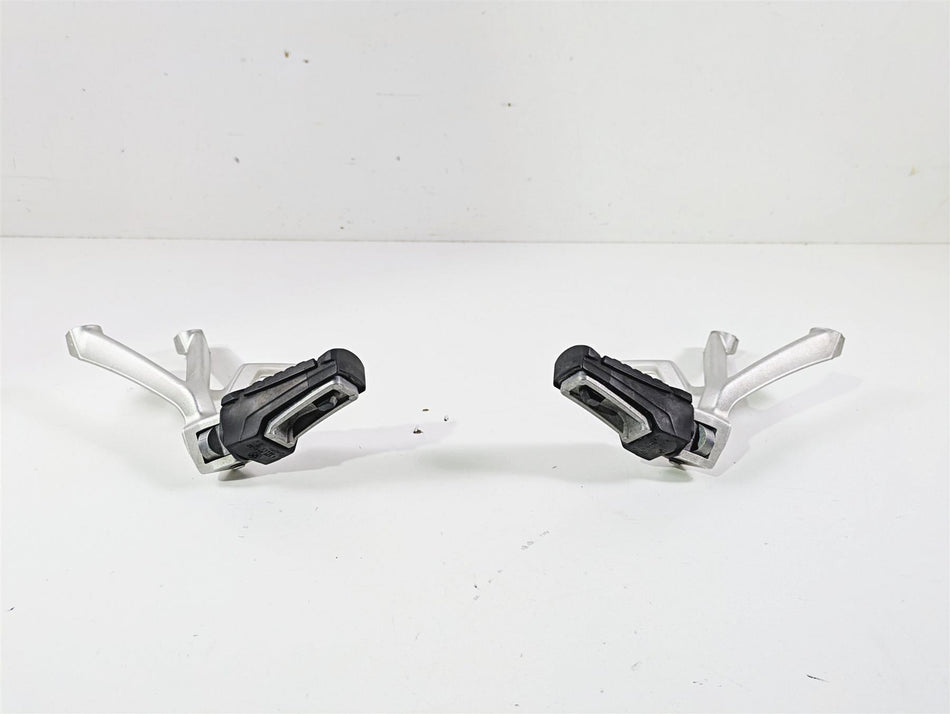 2015 BMW R1200 GS Adv K51 Rear Passenger Footpeg Set 46718526741 46718526742 {{ shop.shopifyCountryName }} - Mototech271