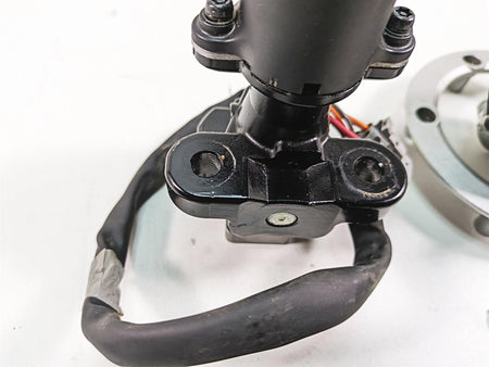 2022 Suzuki GSXR 750 Ignition Switch Key Seat Lock Gas Cap Set 37100-41G11 {{ shop.shopifyCountryName }} - Mototech271