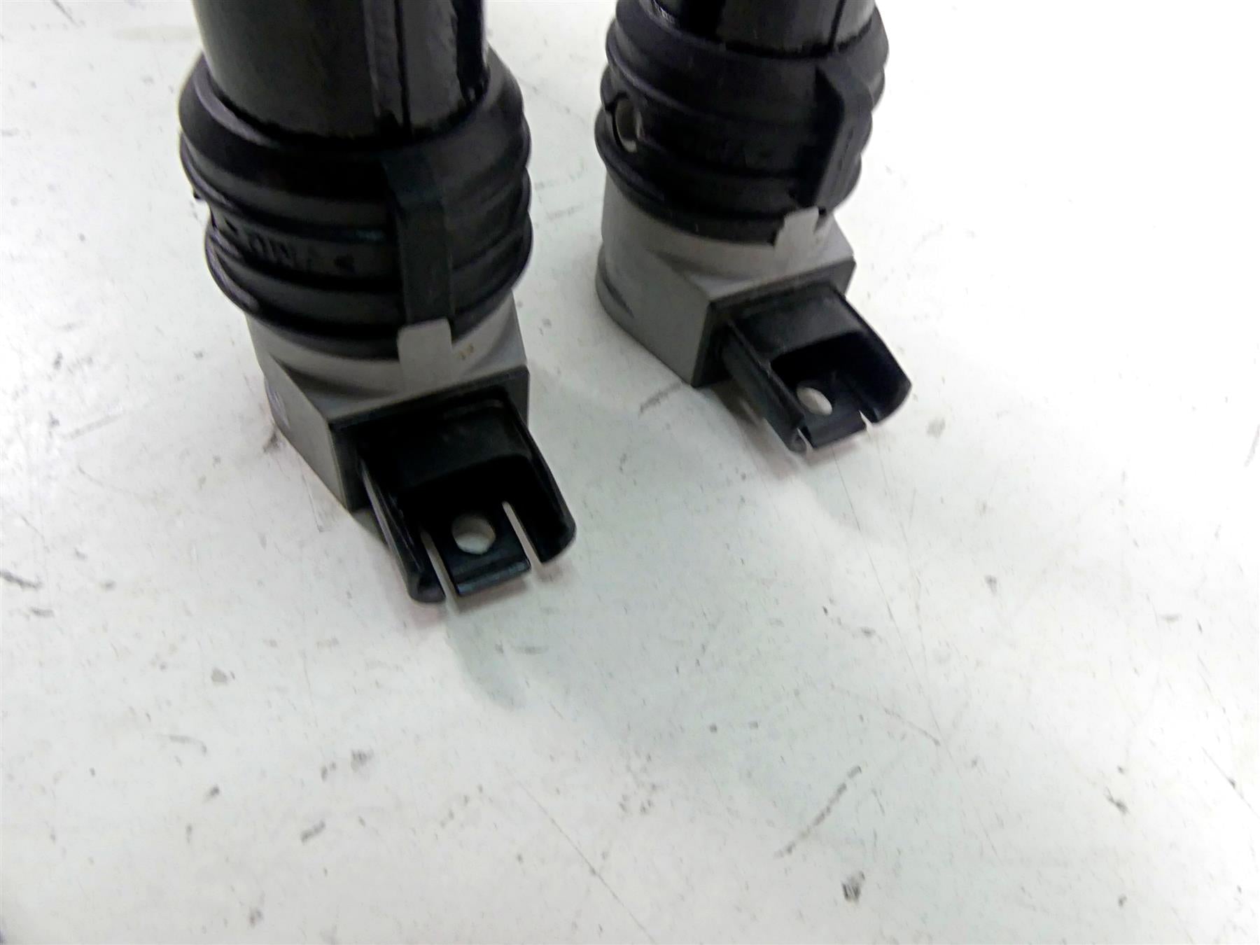 2009 BMW R1200 GS K25 Ignition Coil Stick Coils Set 12137715847 12137715857 {{ shop.shopifyCountryName }} - Mototech271