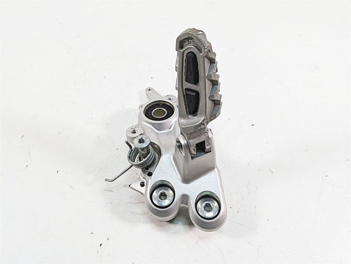 2020 Ducati Hypermotard 950 SP Right Foot Peg Footpeg + Bracket 82413581AB {{ shop.shopifyCountryName }} - Mototech271