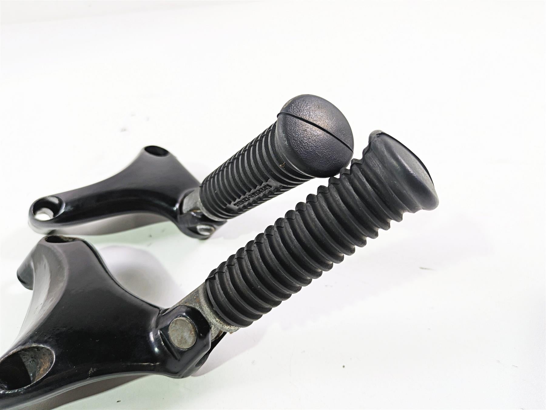 2007 Harley Sportster XL1200 C Rear Passenger Foot Peg Set 49314-04 49315-04 {{ shop.shopifyCountryName }} - Mototech271