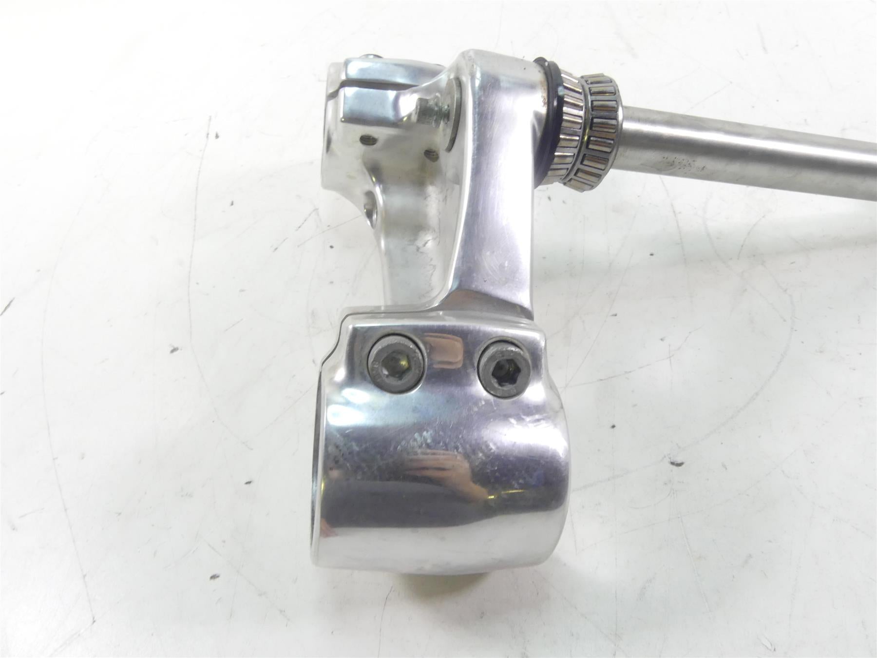 2011 Harley VRSCF Muscle Rod Lower Triple Tree Steering Clamp Yoke 46892-09 {{ shop.shopifyCountryName }} - Mototech271