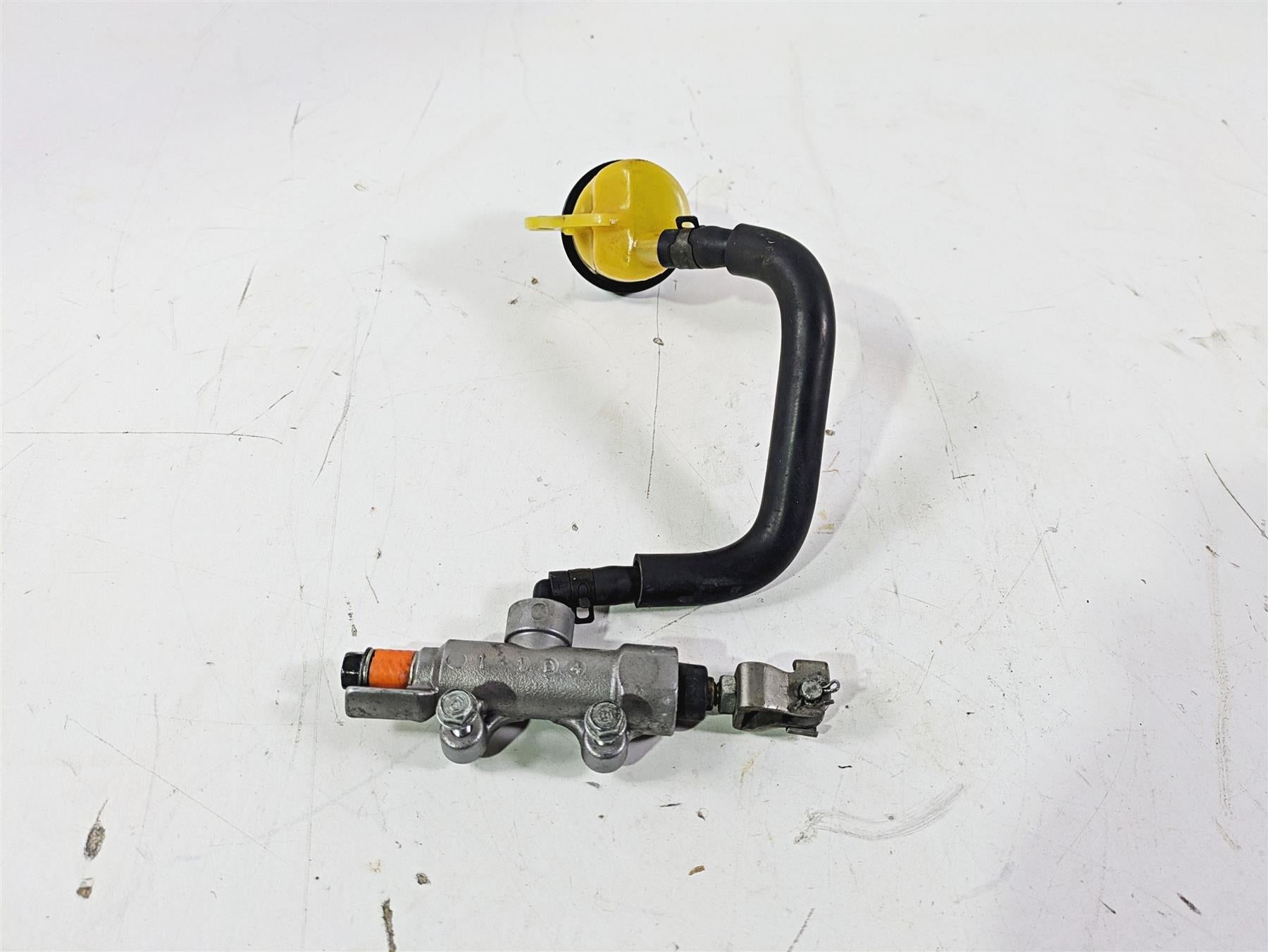 2002 Honda V-Twin VTX1800 C Rear Brake Master Cylinder 11/16 43510-MCH-016 {{ shop.shopifyCountryName }} - Mototech271