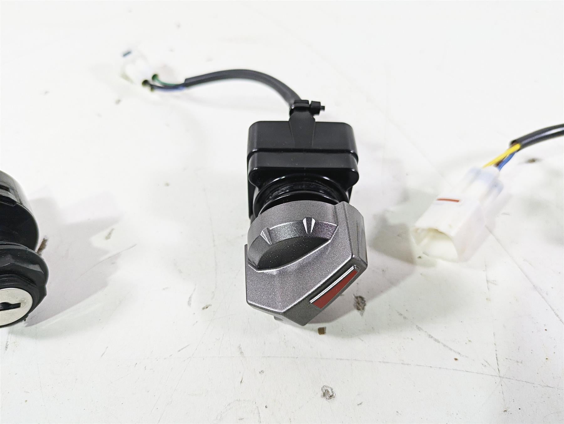 2022 Yamaha YXZ1000 R Ignition Light Awd Switch Set 1XD-H2510-10-00 {{ shop.shopifyCountryName }} - Mototech271