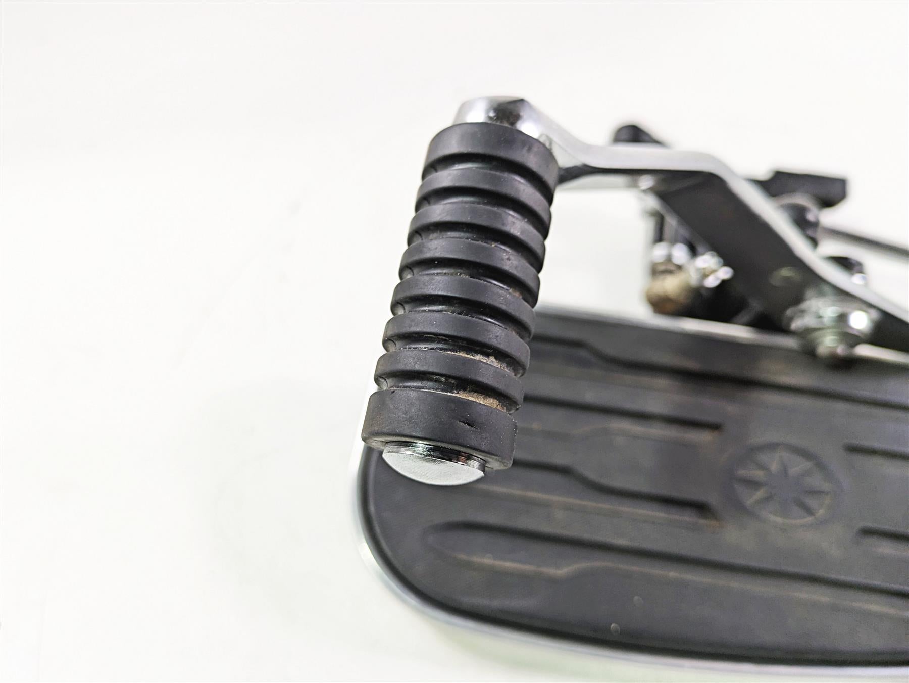 2004 Yamaha XVZ1300 Royal Star Left Floorboard Set & Shifter 4XY-27410-10-00 {{ shop.shopifyCountryName }} - Mototech271