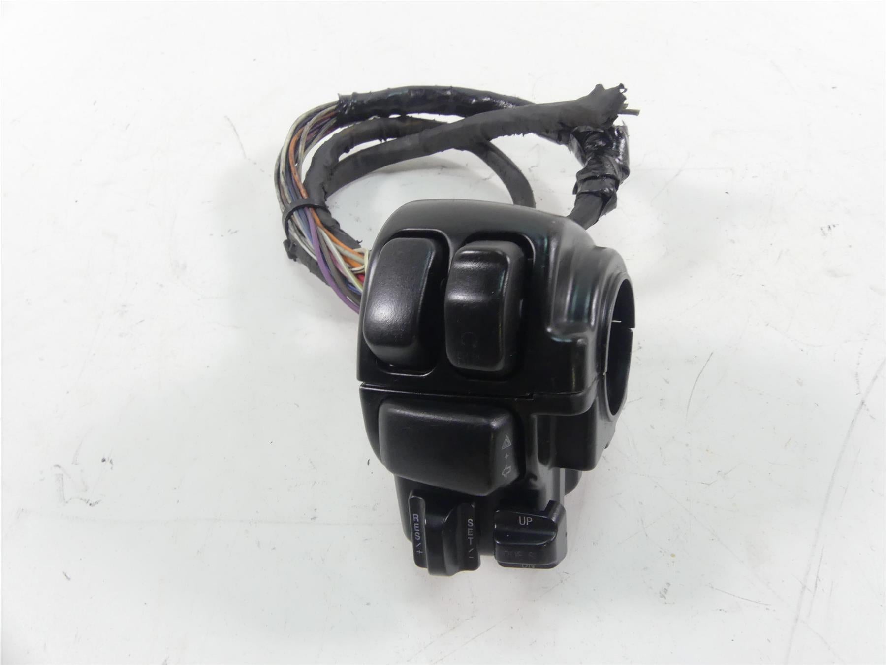 2011 Harley Touring FLTRU Road Glide Right Cruise Control Switch -Read 71682-06A {{ shop.shopifyCountryName }} - Mototech271