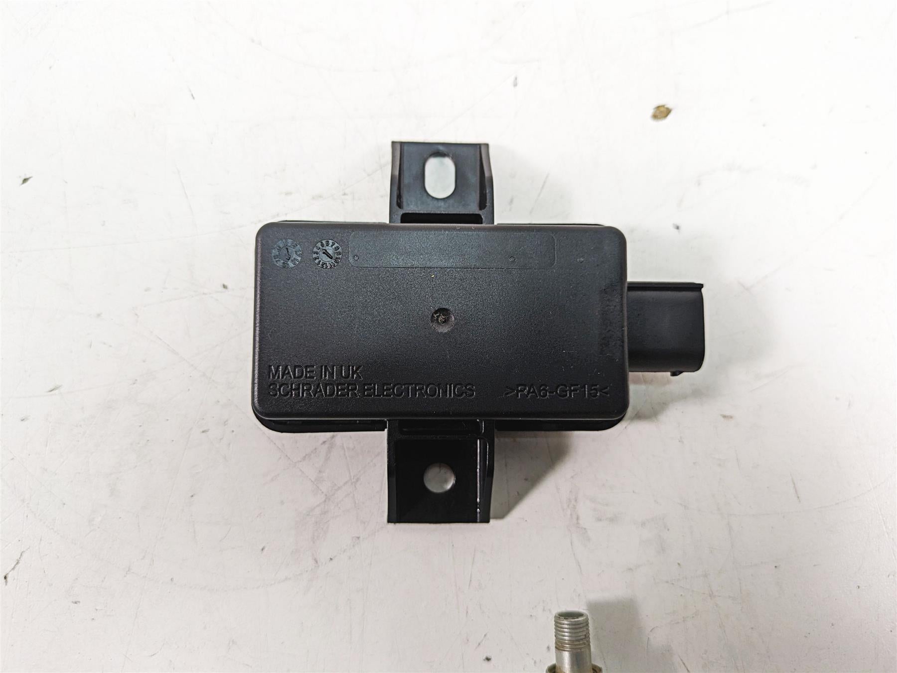 2020 KTM 1290 Super Adventure R Tire Pressure Module & Rear Sensor 60312032000 {{ shop.shopifyCountryName }} - Mototech271
