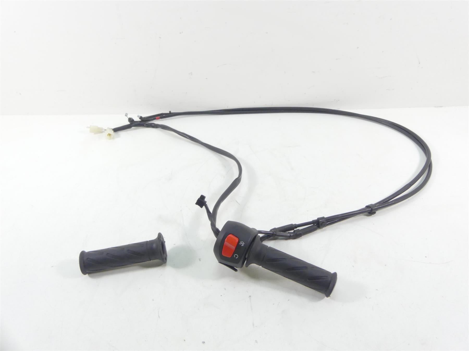 2019 Moto Guzzi V7 III Stone 750 Right Hand Start Control Switch 2D000308 {{ shop.shopifyCountryName }} - Mototech271