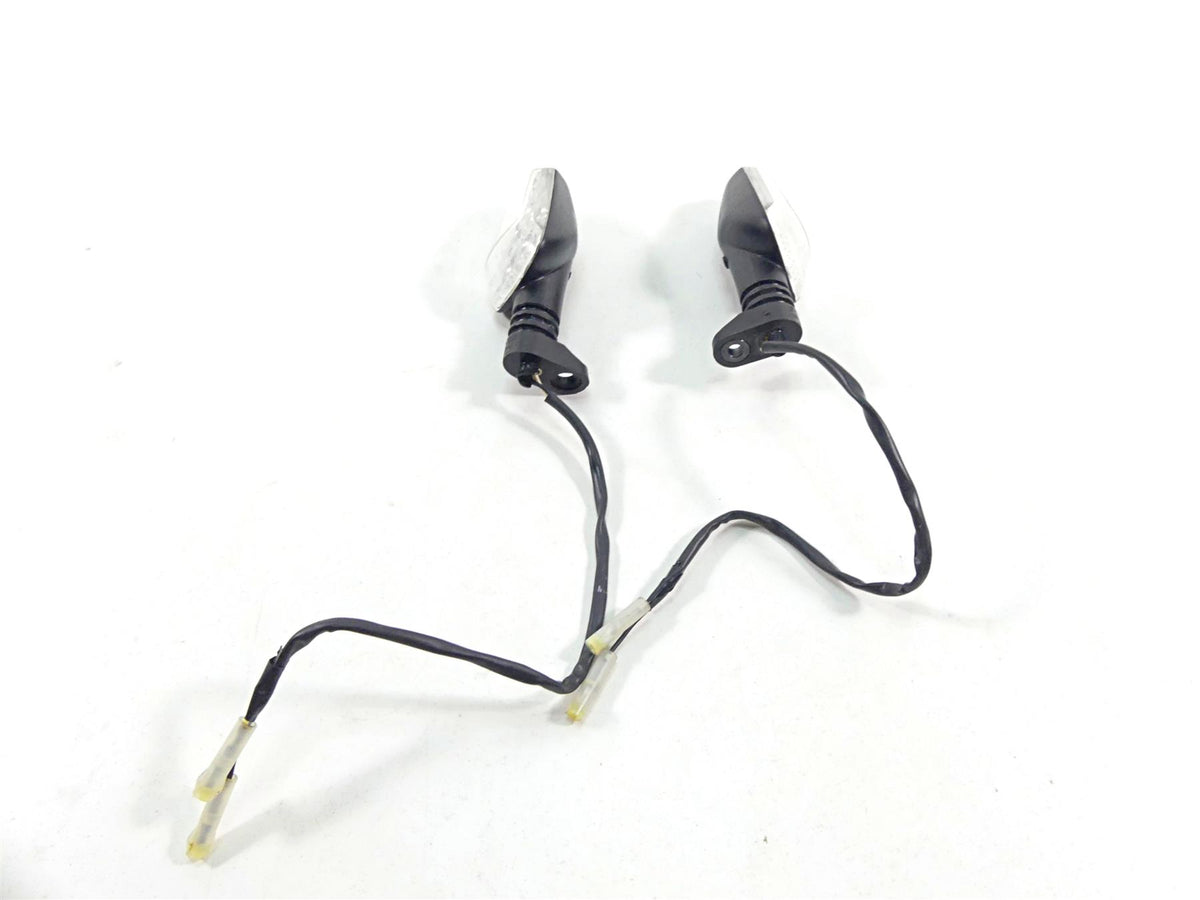 2022 Triumph Speed Triple 1200 RS Rear Blinker Turn Signal Set T2704035 {{ shop.shopifyCountryName }} - Mototech271