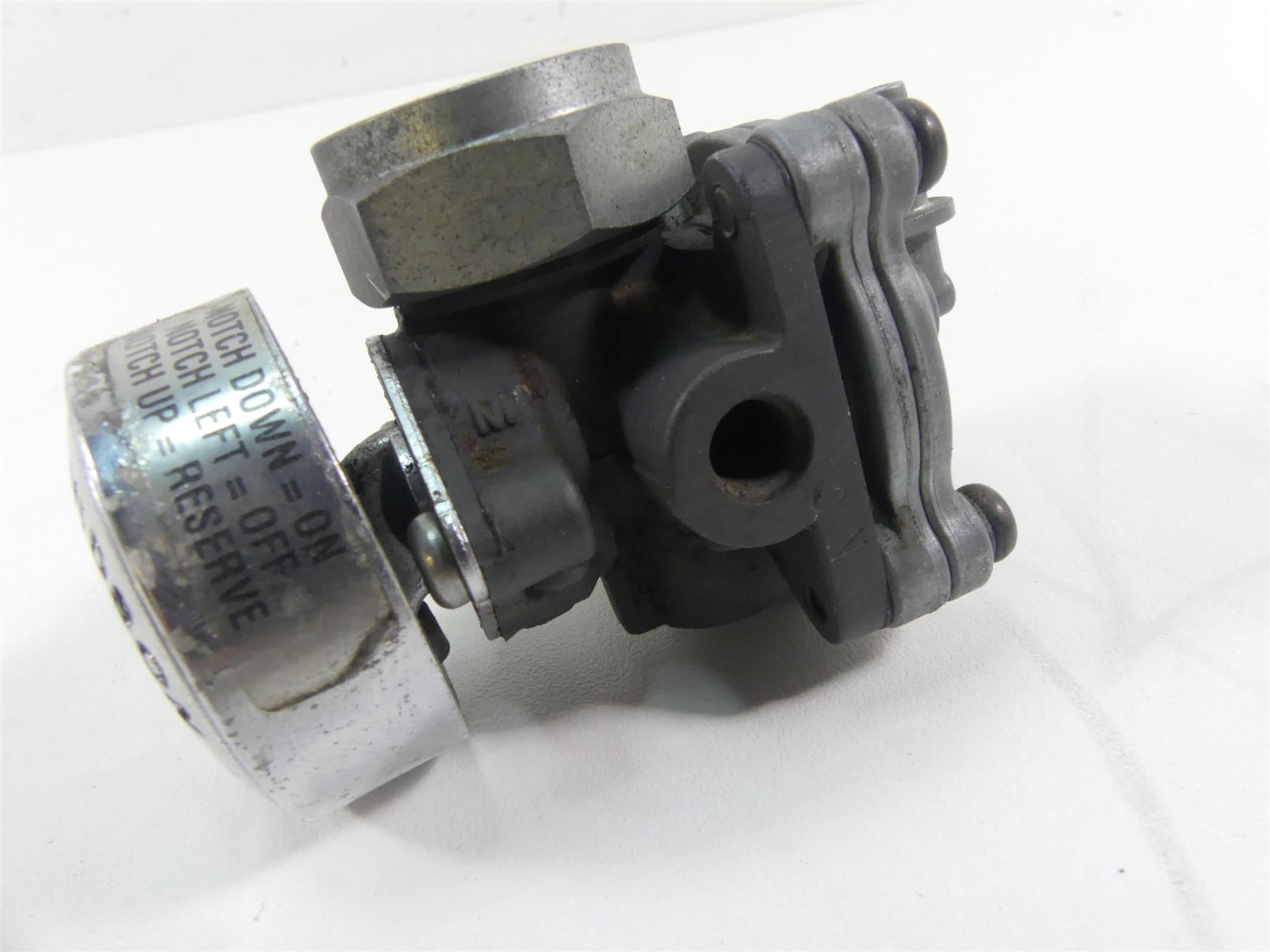 1999 Harley Dyna FXDL Low Rider Fuel Gas Petrol Valve Petcock 61338-94D {{ shop.shopifyCountryName }} - Mototech271