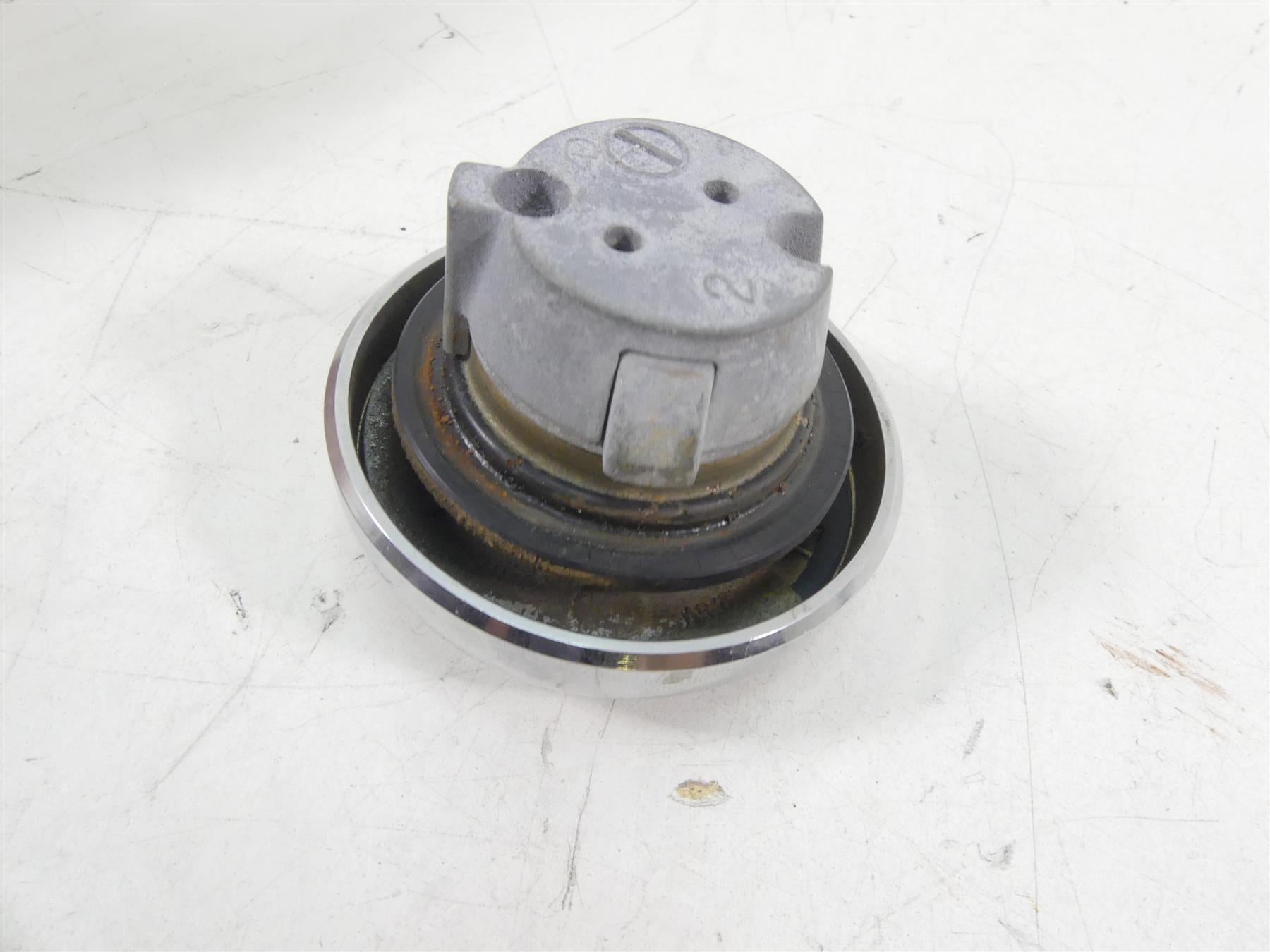 2002 Yamaha XVS1100 V-Star Ignition Switch Key Tank Cap Lock Set 4TR-82501-01-00 {{ shop.shopifyCountryName }} - Mototech271