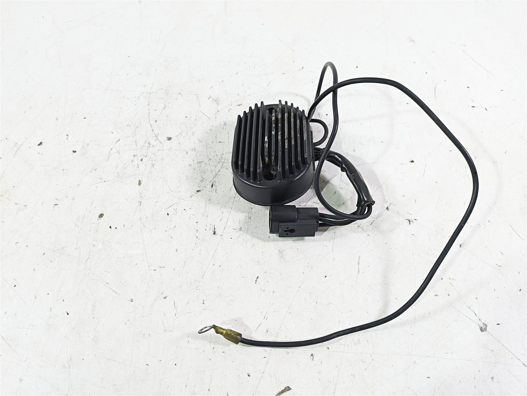 2002 Harley FLSTC Softail Heritage Classic Rectifier Voltage Regulator 74540-01 {{ shop.shopifyCountryName }} - Mototech271