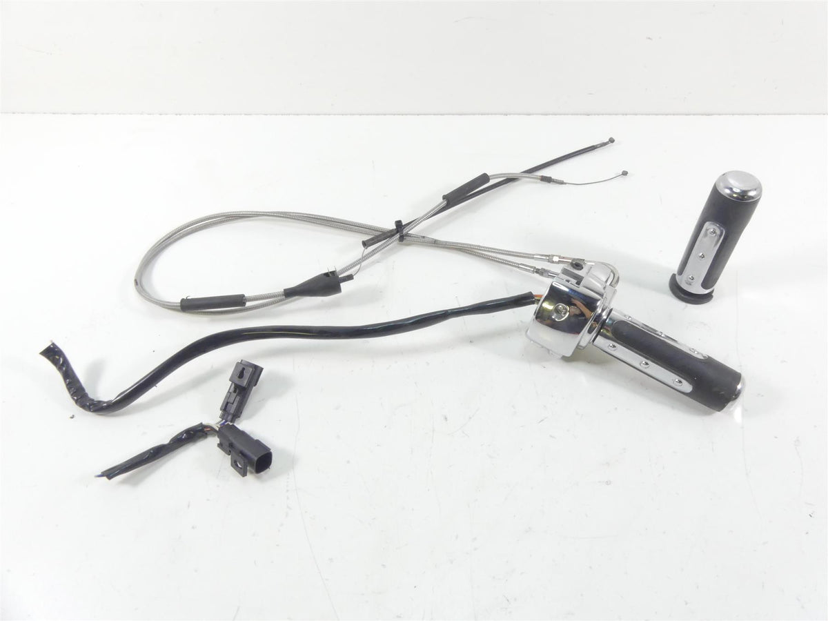 2007 Harley Touring FLHR SE CVO Road King Right Start Control Switch 71684-06A {{ shop.shopifyCountryName }} - Mototech271