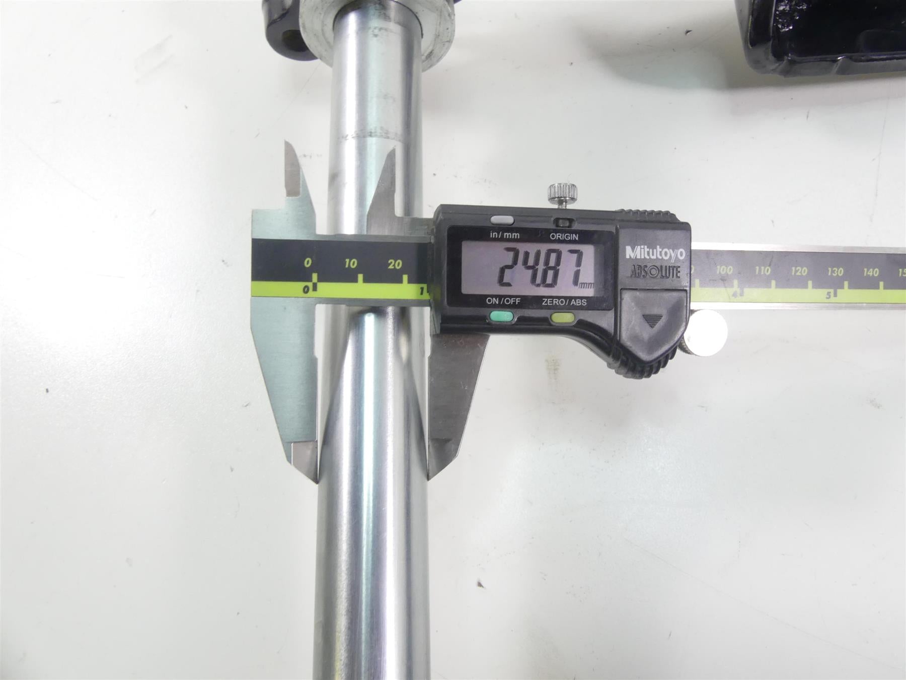 2016 Harley Touring FLHR Road King Rear Swing Arm Swingarm + Axle 47549-09A {{ shop.shopifyCountryName }} - Mototech271