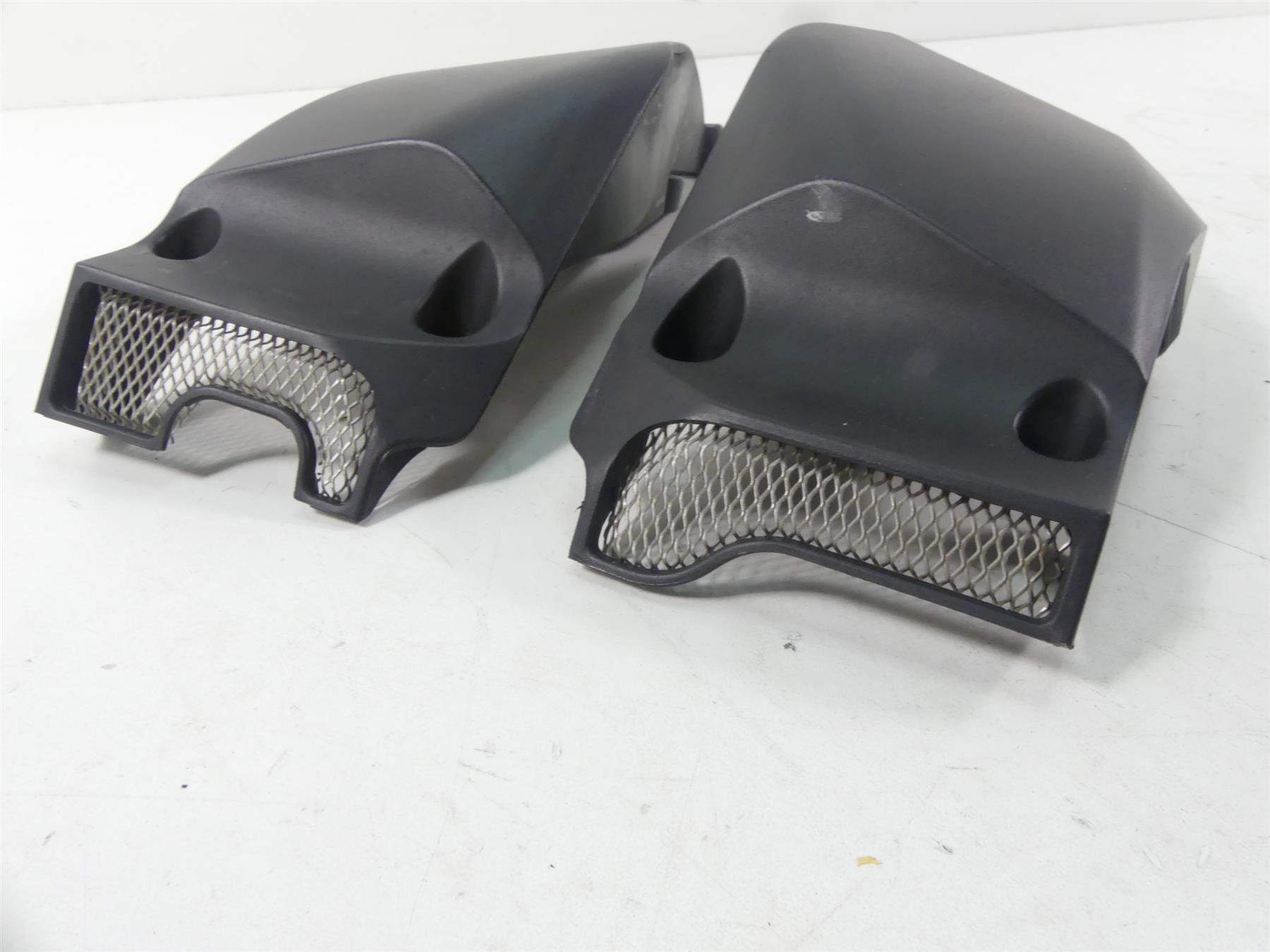 2013 Ducati Streetfighter 848 Air Intake Duct Side Fairing Cover Set 48410751B {{ shop.shopifyCountryName }} - Mototech271