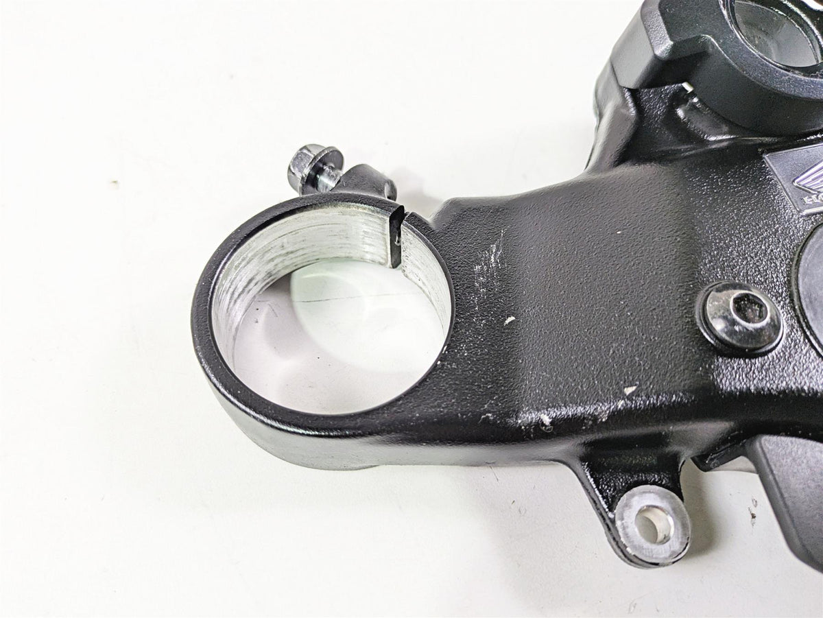 2025 Honda CBR600RR Upper Triple Tree Steering Clamp 53300-MJC-A00 {{ shop.shopifyCountryName }} - Mototech271