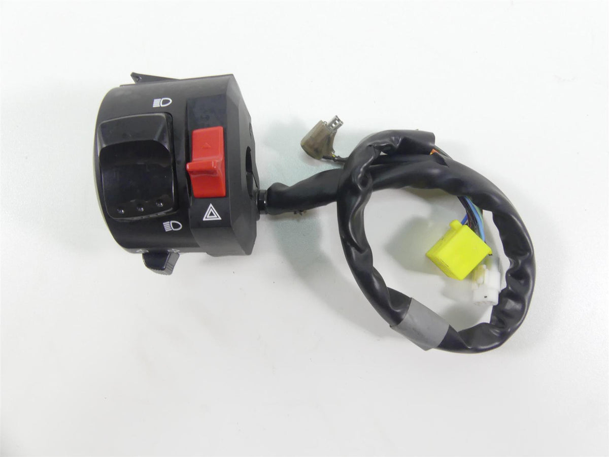 2022 Suzuki GSXR750 Left Hand Turn Signal Light Mode Control Switch 37400-14J00 {{ shop.shopifyCountryName }} - Mototech271