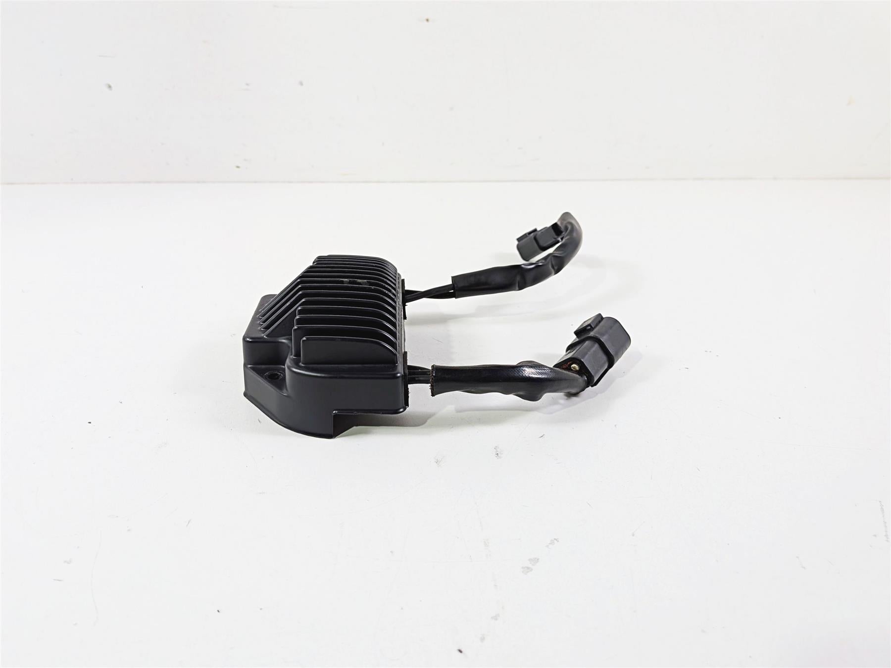 2007 Harley Dyna FXDB Street Bob Rectifier Voltage Regulator 74631-06 {{ shop.shopifyCountryName }} - Mototech271