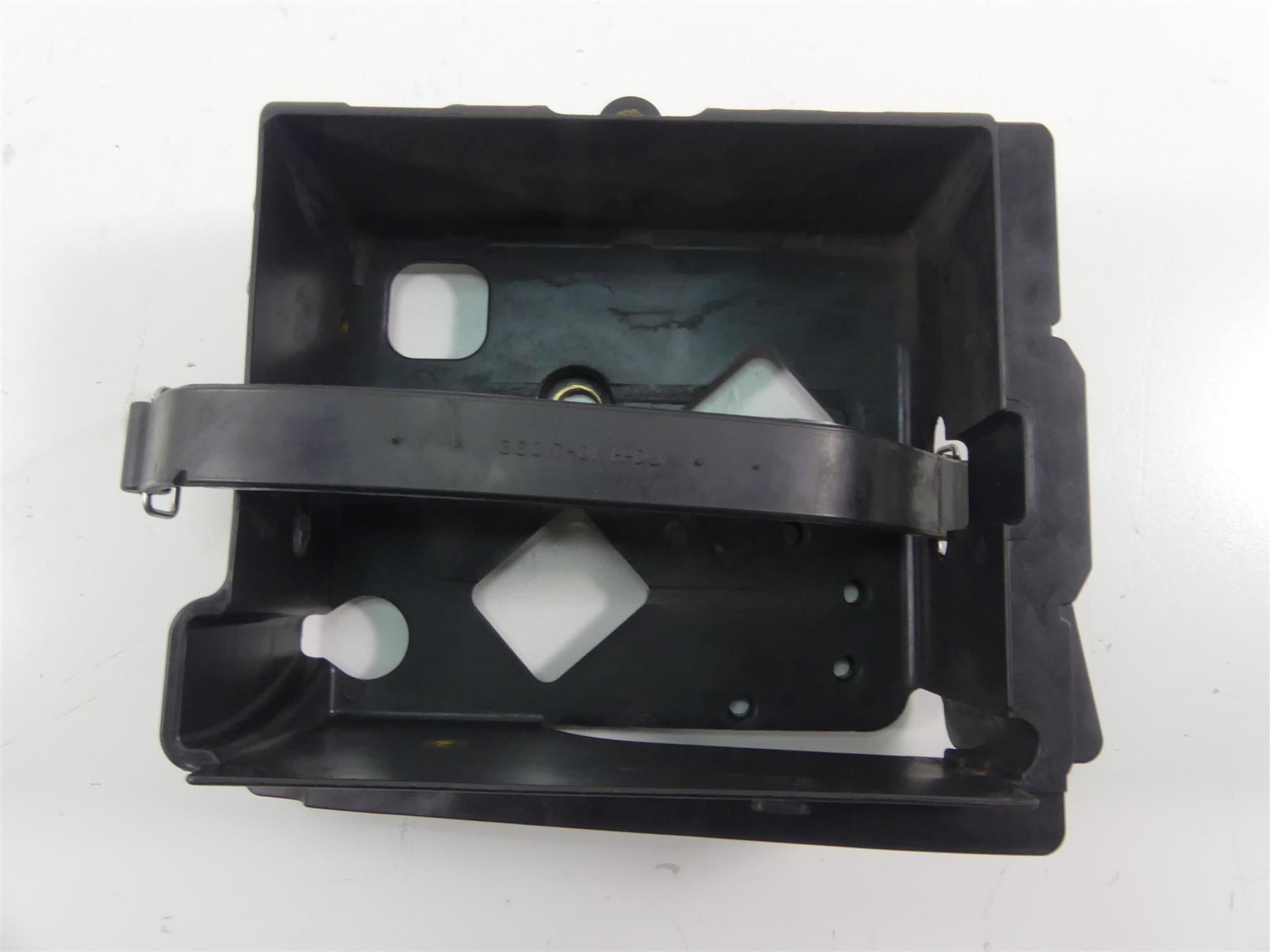2014 Harley FXDF Dyna Fat Bob Right Side Battery Tray Holder Stay 70379-06B {{ shop.shopifyCountryName }} - Mototech271