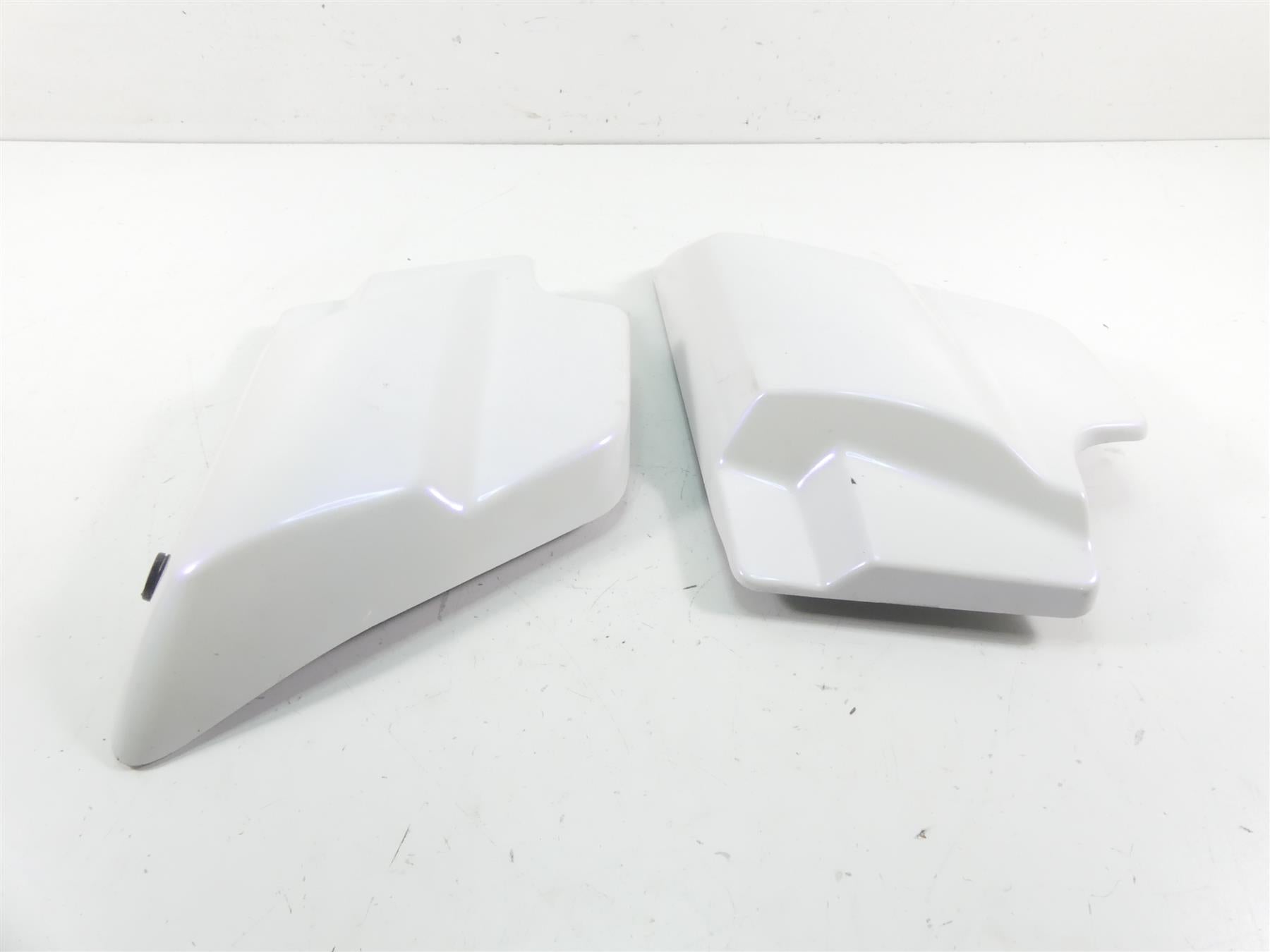 2010 Harley Touring FLHRC Road King Side Cover White Ice Pearl 66250-09 {{ shop.shopifyCountryName }} - Mototech271