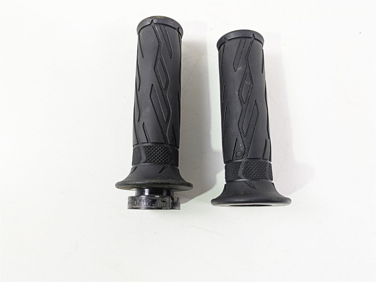 2023 Suzuki GSX1300 RR Hayabusa Left Right Handle Bar Grip Set 57110-21H02 {{ shop.shopifyCountryName }} - Mototech271