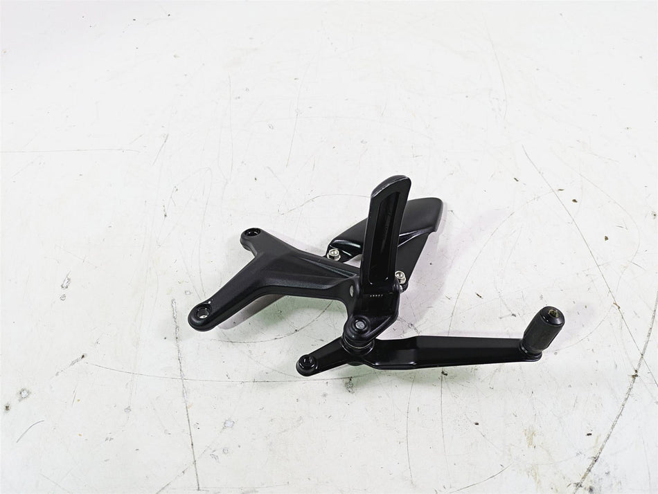 2022 MV Agusta F3 800 Rosso Left Front Footpeg & Shifter Set 80A0B7474 {{ shop.shopifyCountryName }} - Mototech271
