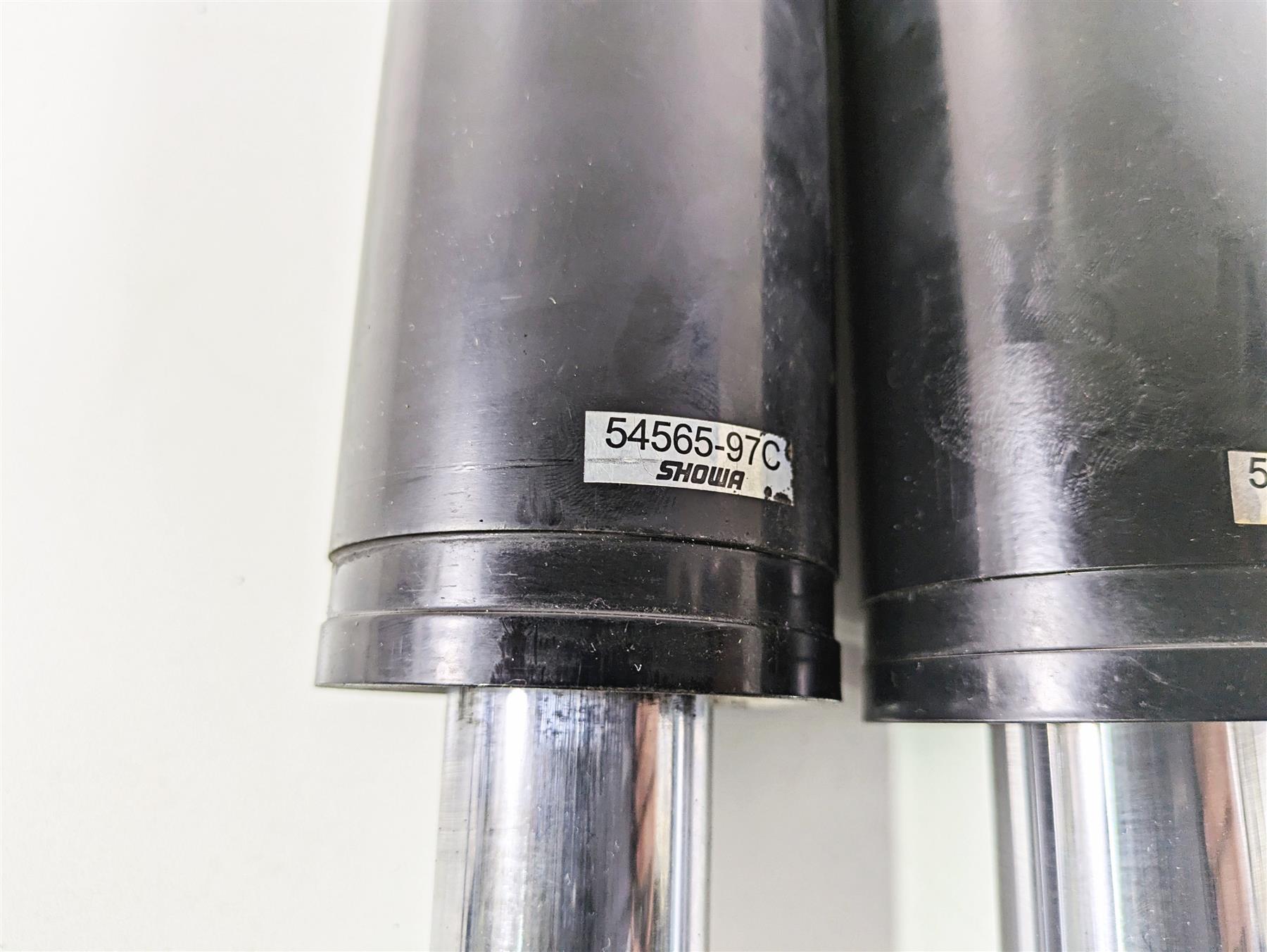 2005 Harley Touring FLHRI Road King Rear Shock Damper Set 13" 54565-97C {{ shop.shopifyCountryName }} - Mototech271