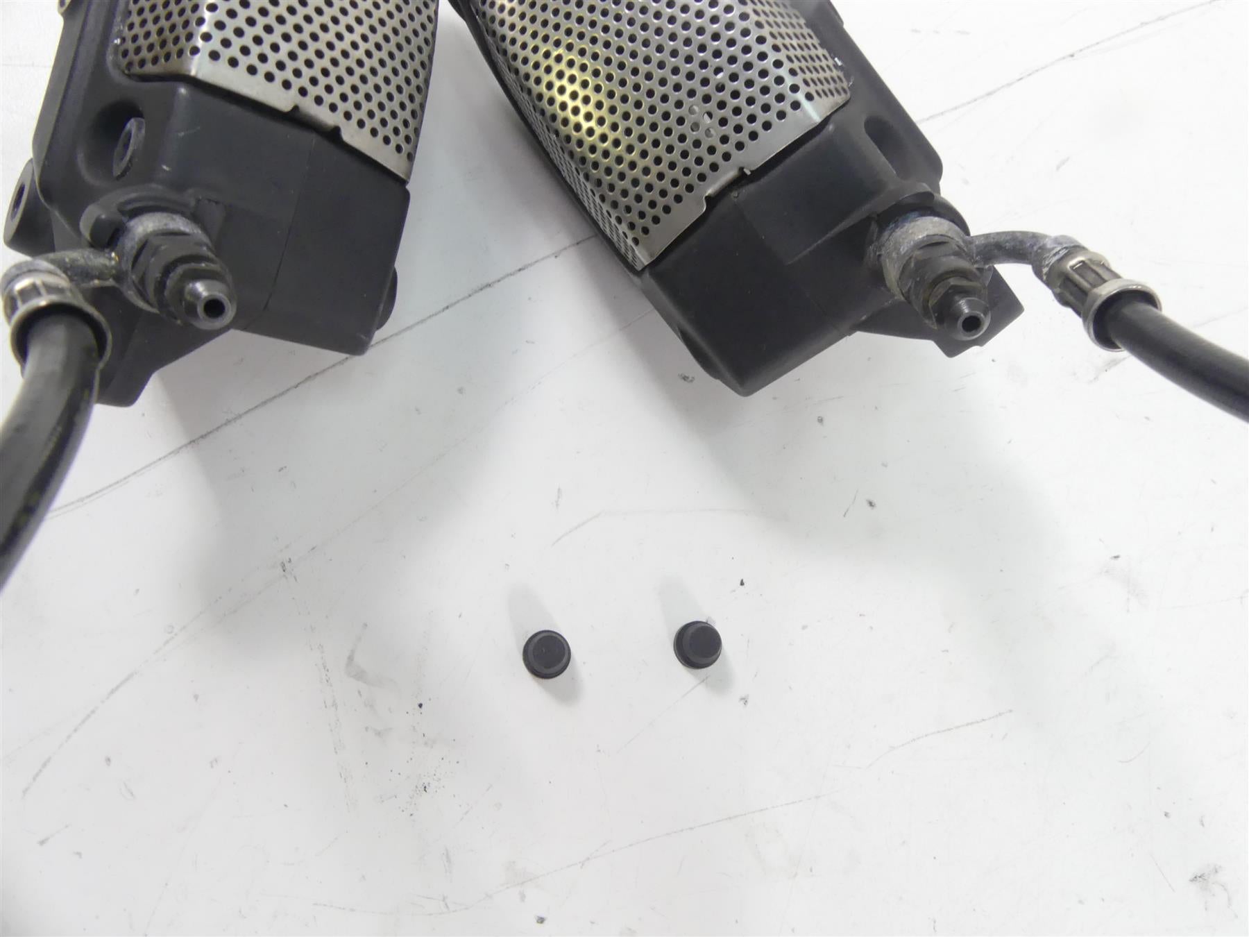 2016 Harley Touring FLTRX Road Glide Front Brake Caliper Set 43027-08 43023-08 {{ shop.shopifyCountryName }} - Mototech271