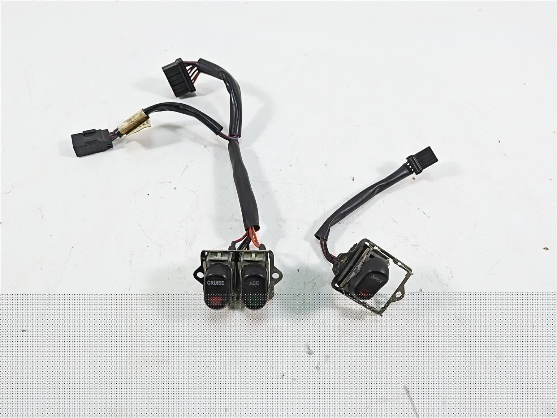 2011 Harley Touring FLTRU Road Glide Auxiliary Cruise Speaker Switches 71625-04 | Mototech271