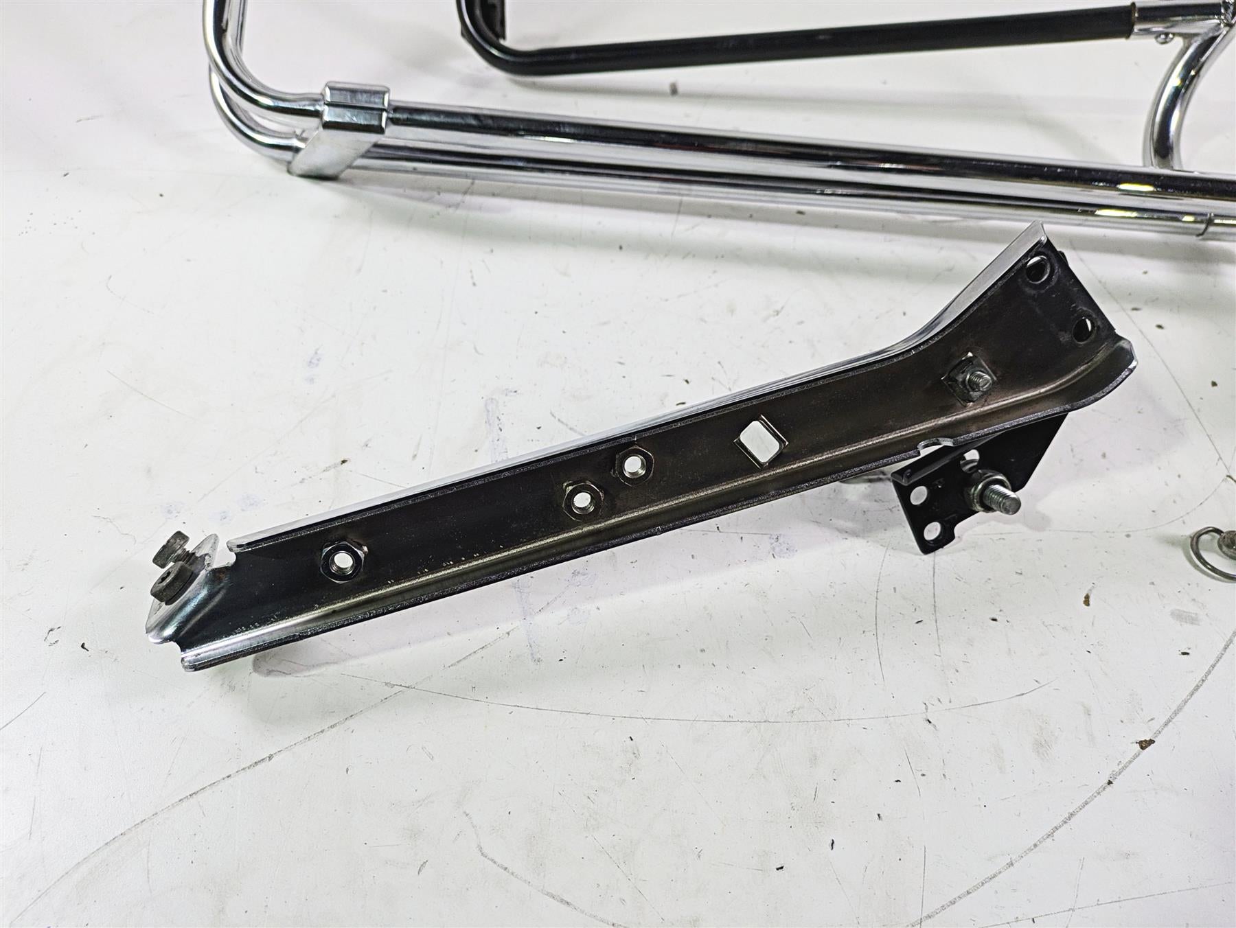 2007 Harley Touring FLHTCU SE CVO E-Glide Right Saddlebag Guard 49207-04 {{ shop.shopifyCountryName }} - Mototech271