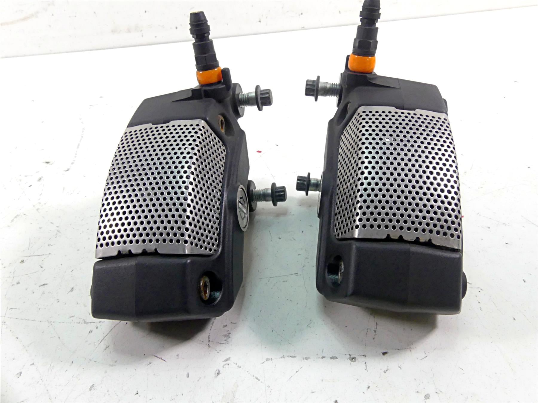 2015 Harley Touring FLHXS Street Glide Front Brake Caliper Set 43027-08 44023-08 {{ shop.shopifyCountryName }} - Mototech271