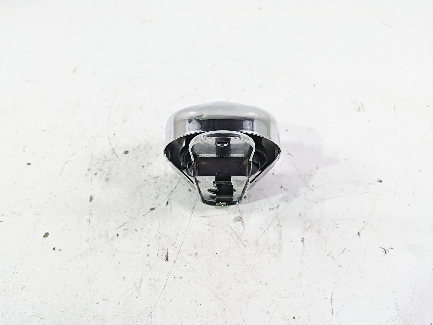 2005 Harley Softail FLSTFSE CVO Fat Boy Horn & Cover 61300478A 69060-90H {{ shop.shopifyCountryName }} - Mototech271