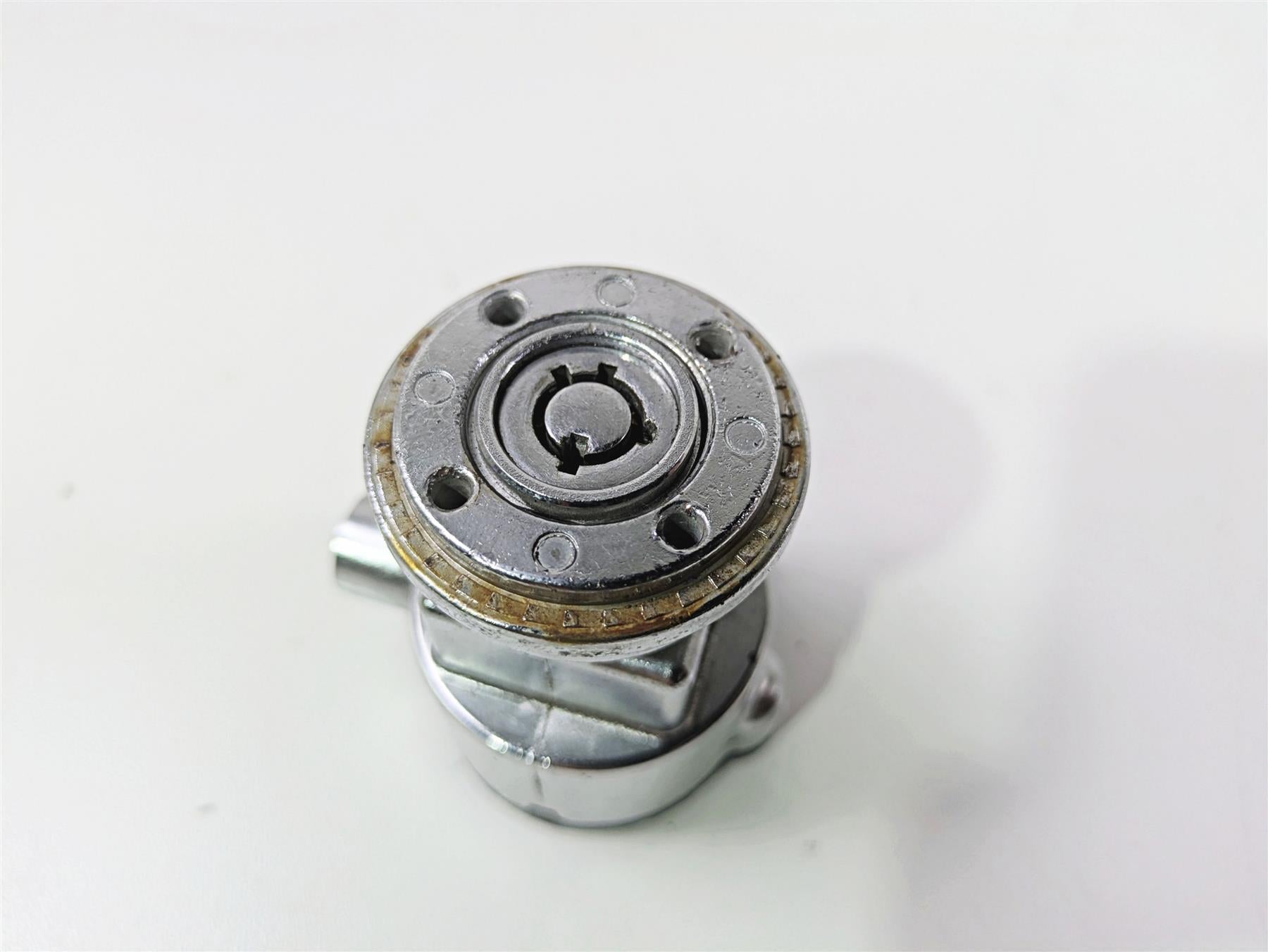 2010 Harley Dyna FXDB Street Bob Ignition Switch Fork Lock & Key