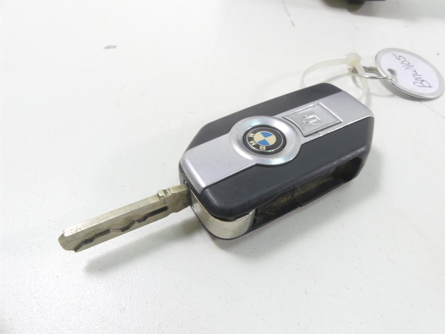 2016 BMW R1200GS K50 Cdi Ignition Switch Handsfree Key Lock Set 8552934 8559944 {{ shop.shopifyCountryName }} - Mototech271