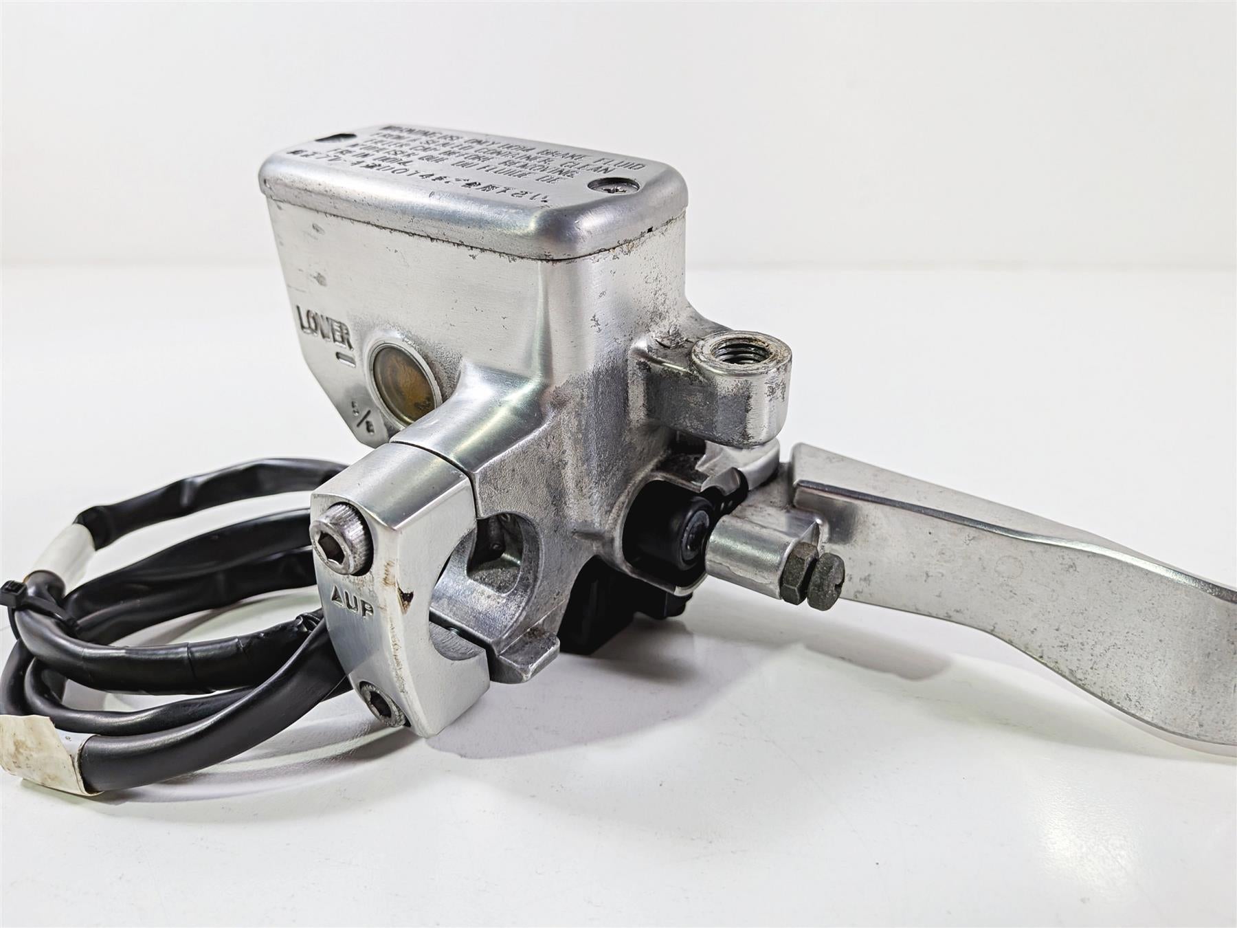2006 Yamaha XVZ1300 Royal Star Front Brake Master Cylinder 4XY-W2587-01-00 {{ shop.shopifyCountryName }} - Mototech271