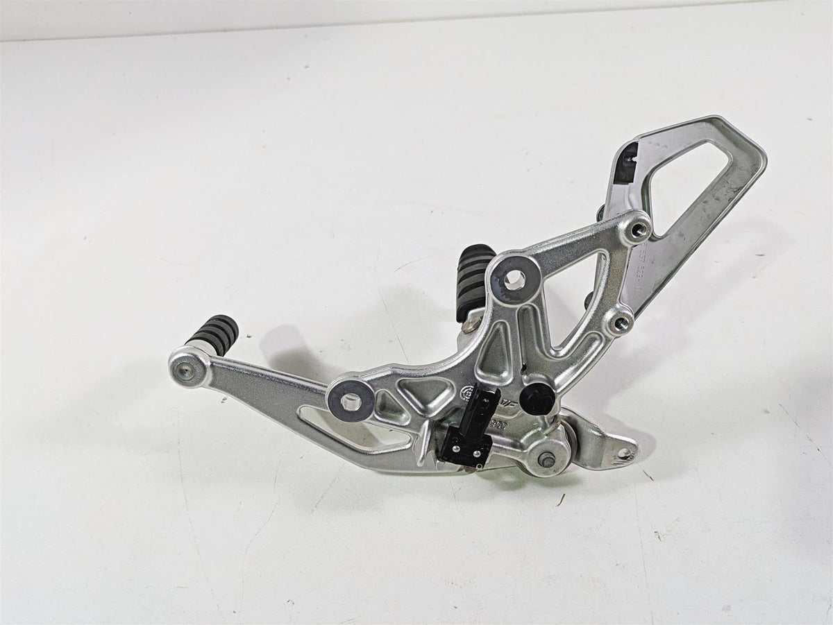 2014 BMW R nine T R9T K21 Right Front Rider Footpeg & Brake Pedal 46717671078 {{ shop.shopifyCountryName }} - Mototech271