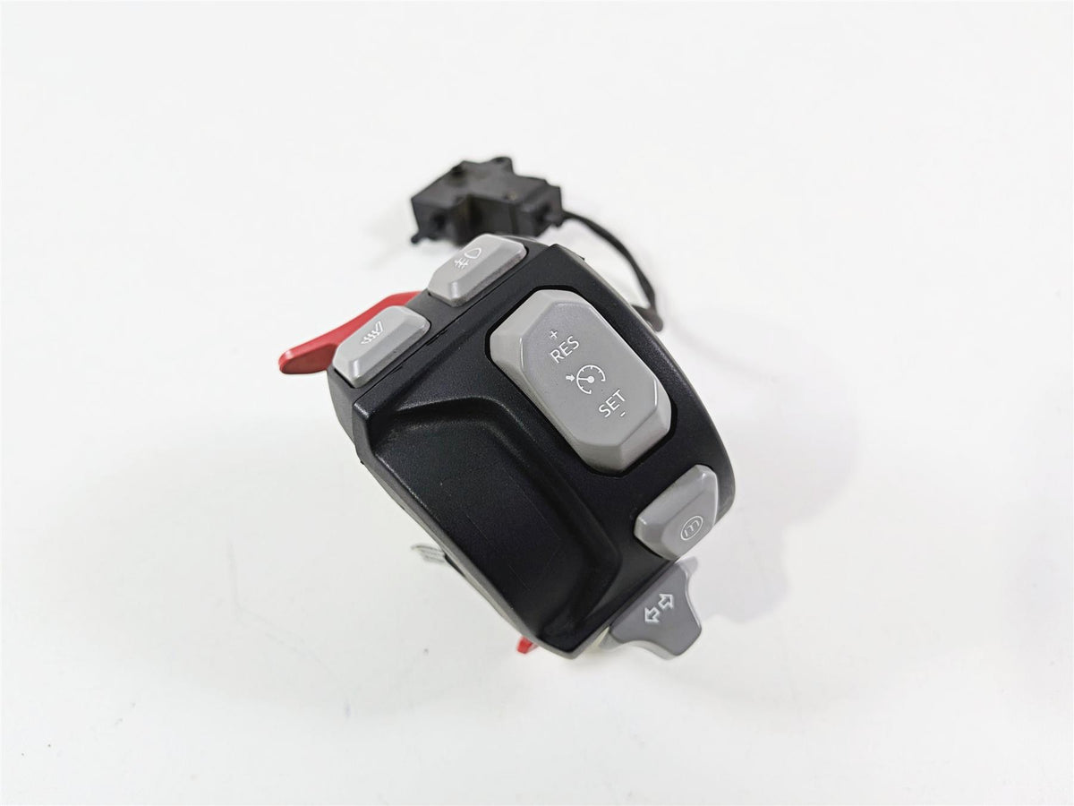 2022 Triumph Tiger 900 GT Pro Left Hand Light Cruise Control Switch T2044782 {{ shop.shopifyCountryName }} - Mototech271