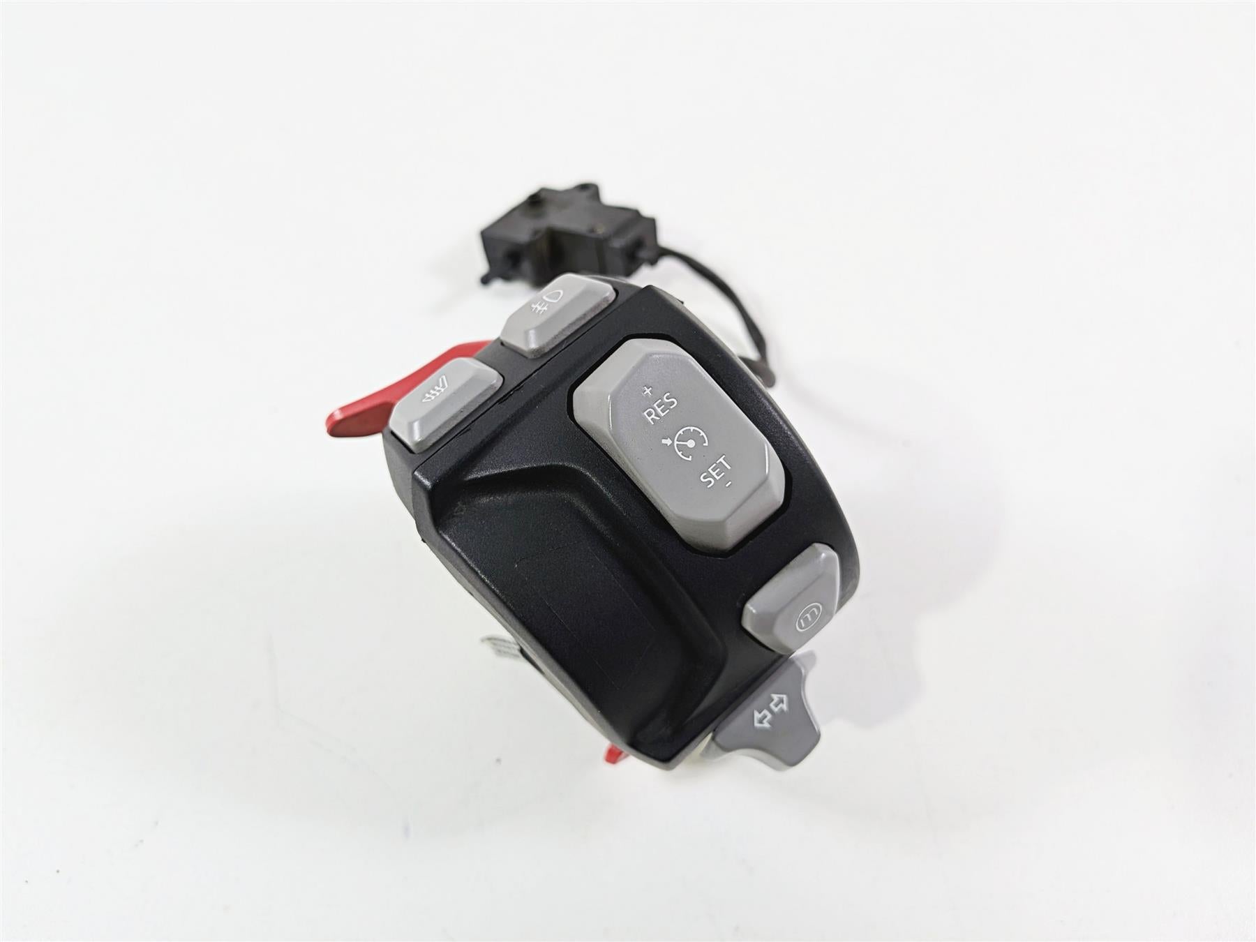 2022 Triumph Tiger 900 GT Pro Left Hand Light Cruise Control Switch T2044782 {{ shop.shopifyCountryName }} - Mototech271