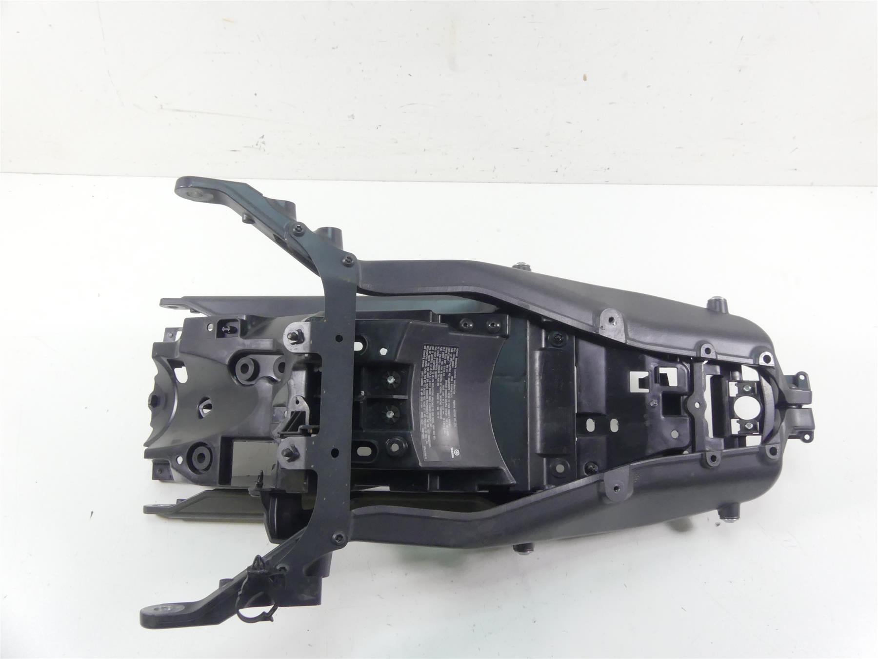 2022 Yamaha MT09 FZ09 Subframe Sub Frame & Inner Fender B7N-21190-09-00 {{ shop.shopifyCountryName }} - Mototech271