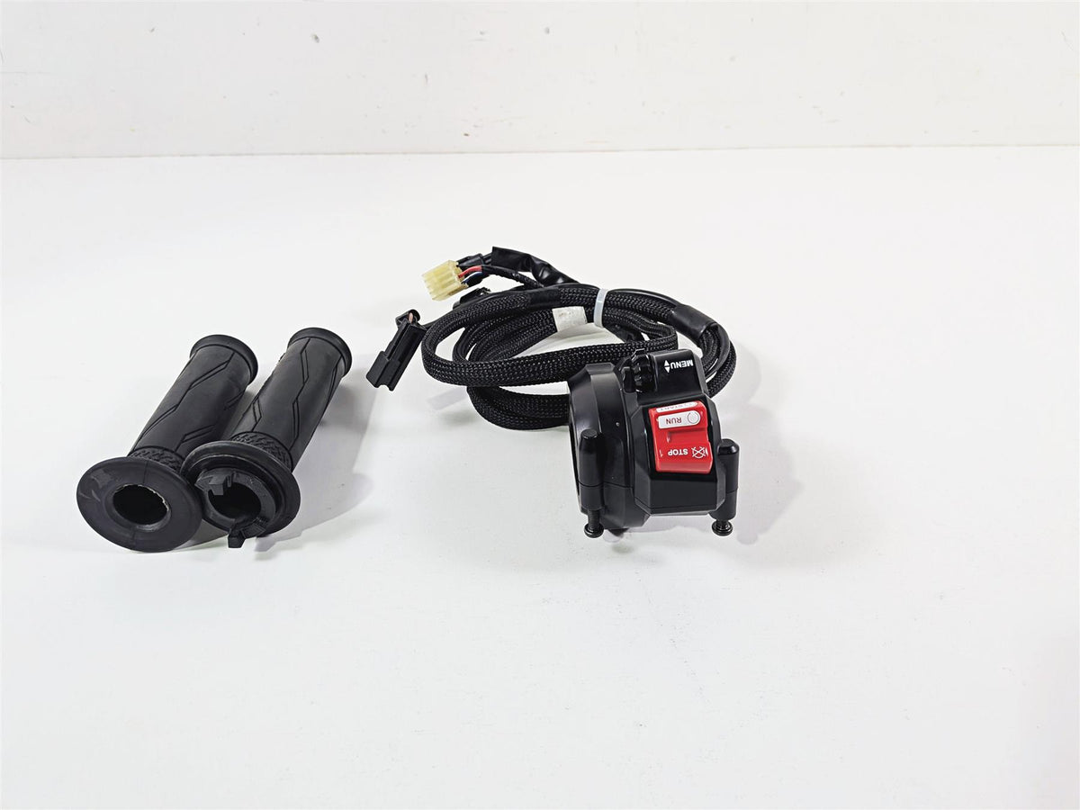 2023 Yamaha MT10 MTN1000 Right Hand Control Switch Kill Menu B5Y-8291R-01-00 {{ shop.shopifyCountryName }} - Mototech271
