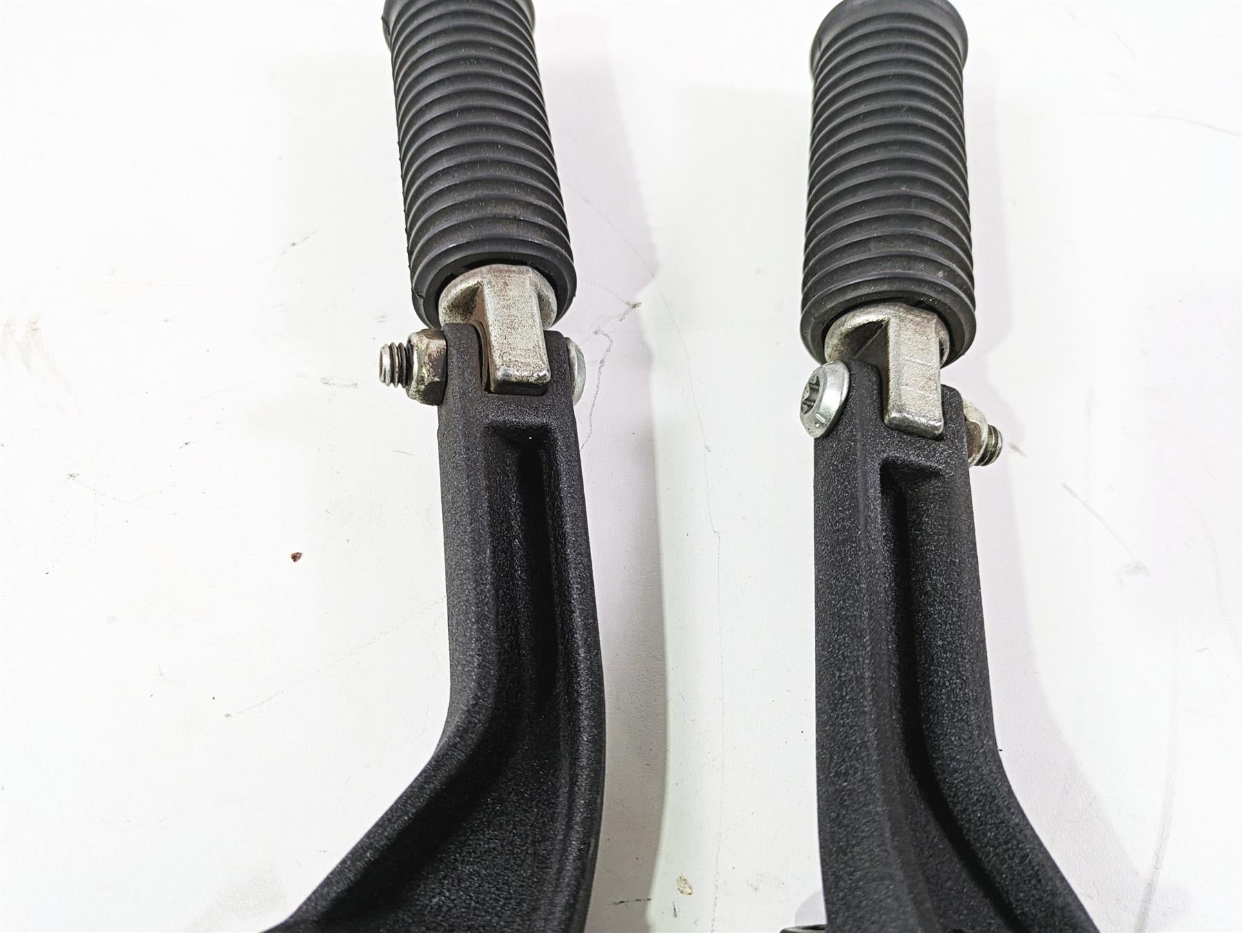 2008 Harley FXDL Dyna Low Rider 105TH Passenger Foot Peg Set 49224-06A 49230-06 {{ shop.shopifyCountryName }} - Mototech271
