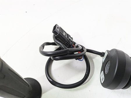 2023 BMW G310R K03 E-Throttle Hand Grip Set 61318382956 {{ shop.shopifyCountryName }} - Mototech271