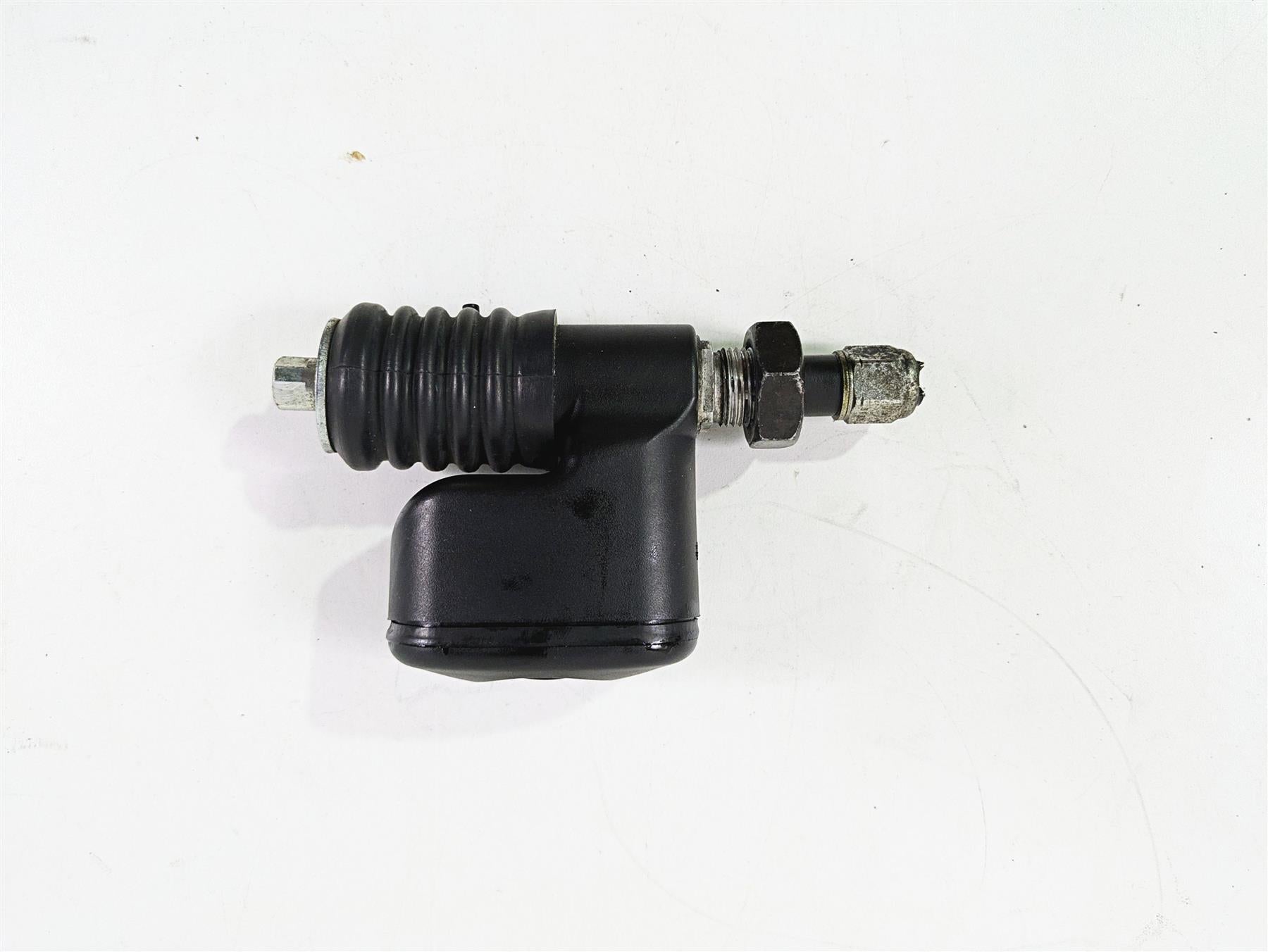 2017 Harley Dyna FXDB Street Bob Rear Brake Master Cylinder - Read 41700065A {{ shop.shopifyCountryName }} - Mototech271