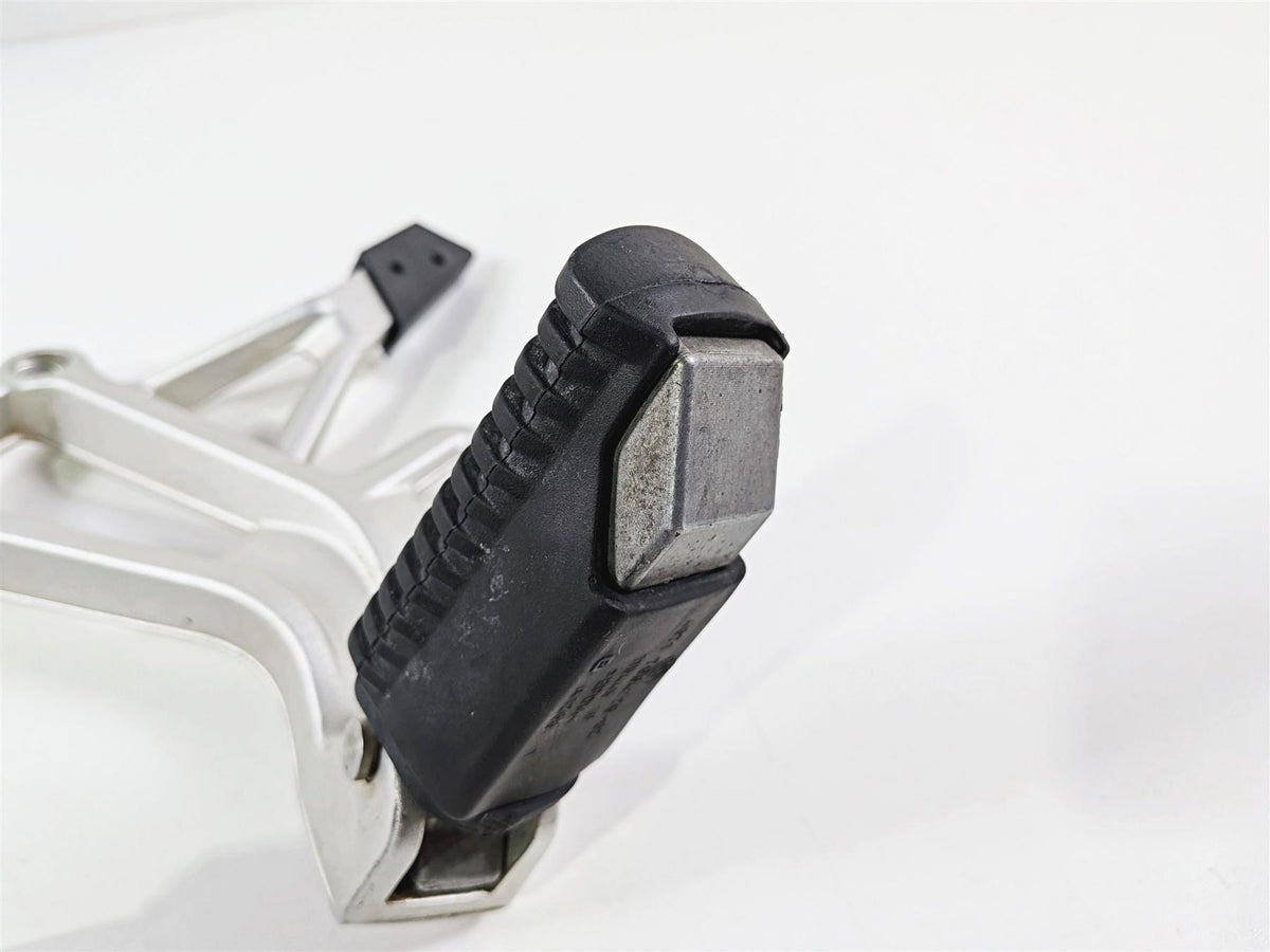 2023 BMW F850GS K81 Rear Passenger Foot Peg Rest Set 46718564829 46718564830 {{ shop.shopifyCountryName }} - Mototech271
