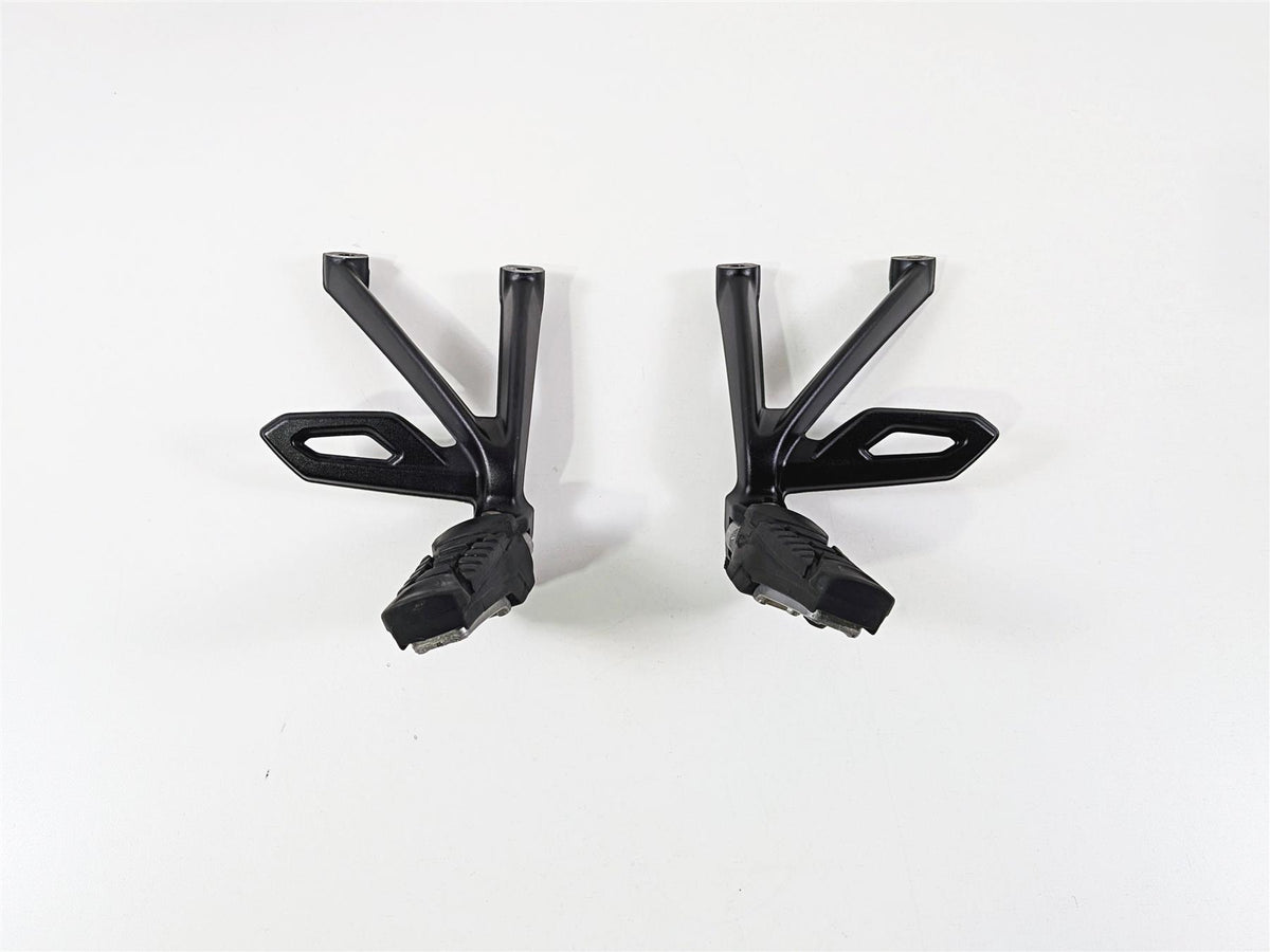 2015 BMW R1200GS K50 Rear Black Passenger Foot Peg Set 46718526741 46718526742 {{ shop.shopifyCountryName }} - Mototech271