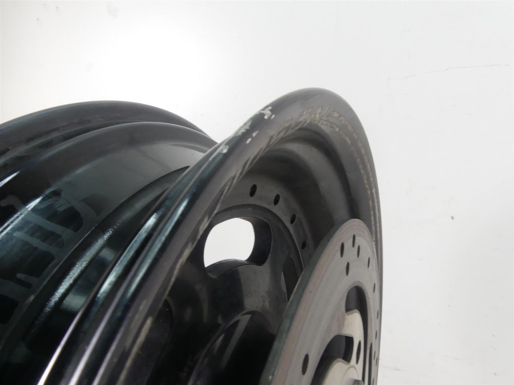 2014 Harley FXDF Dyna Fat Bob Straight 16x5 Rear Wheel Rim 40900261 {{ shop.shopifyCountryName }} - Mototech271