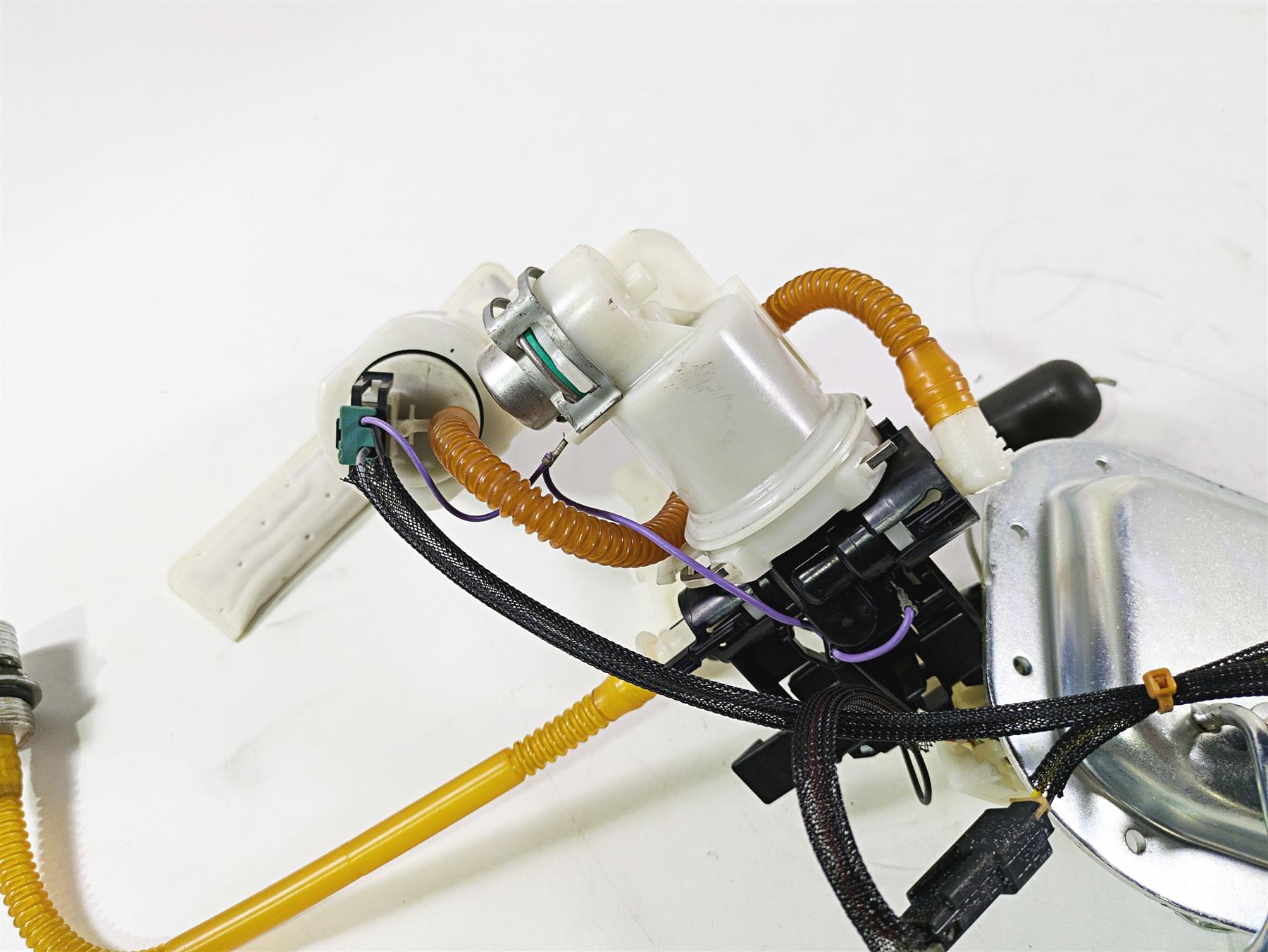 2014 Harley FXDL Dyna Low Rider Fuel Gas Petrol Pump & Sending Unit 75246-04A {{ shop.shopifyCountryName }} - Mototech271