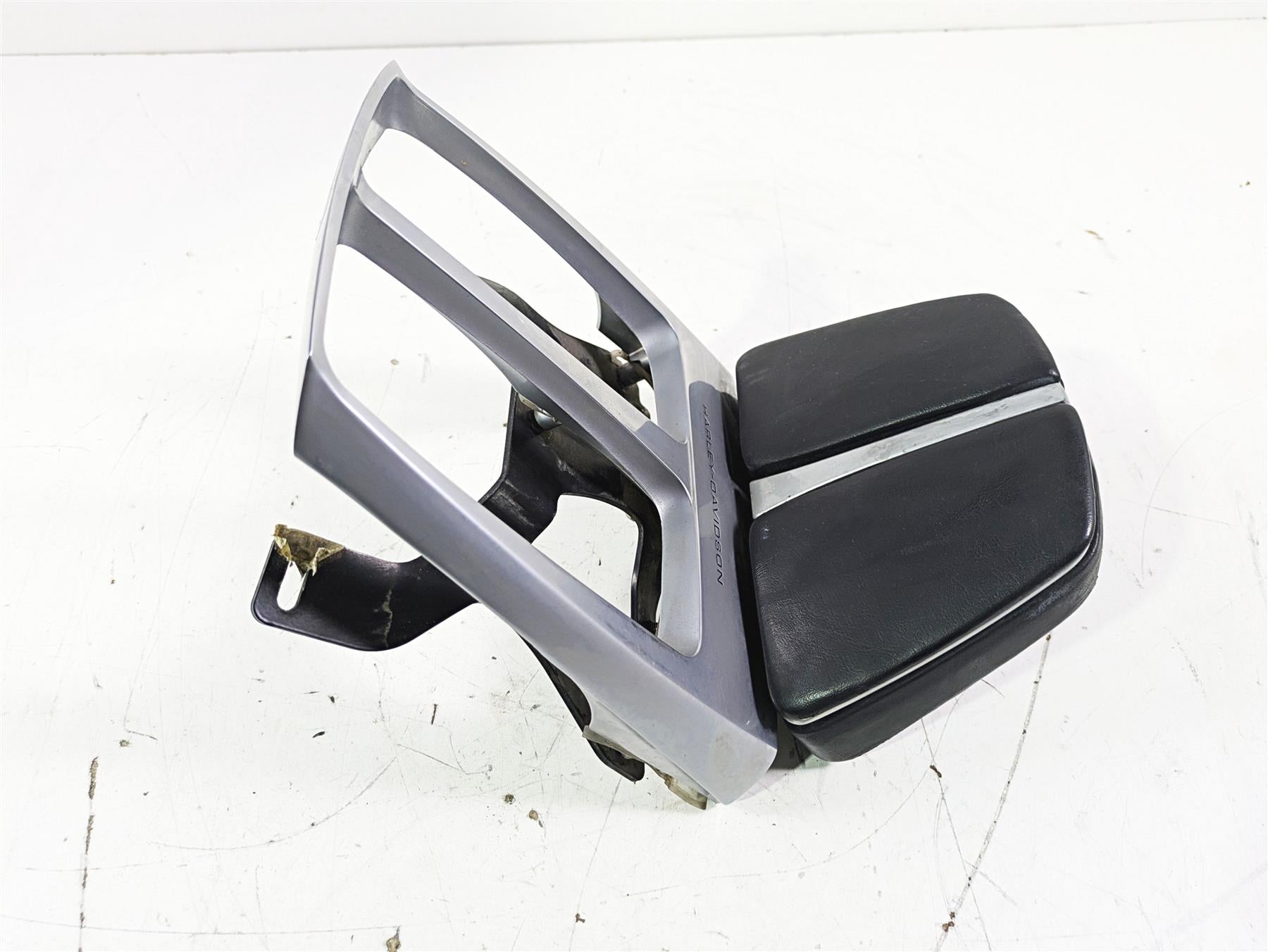 2012 Harley VRSCF Muscle V Rod Luggage Rack & Backrest Set 53315-09 51600-09 {{ shop.shopifyCountryName }} - Mototech271